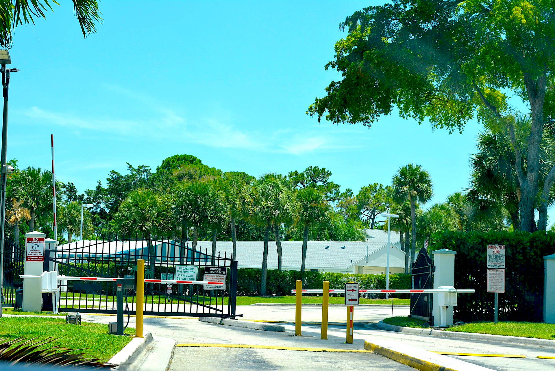Gate