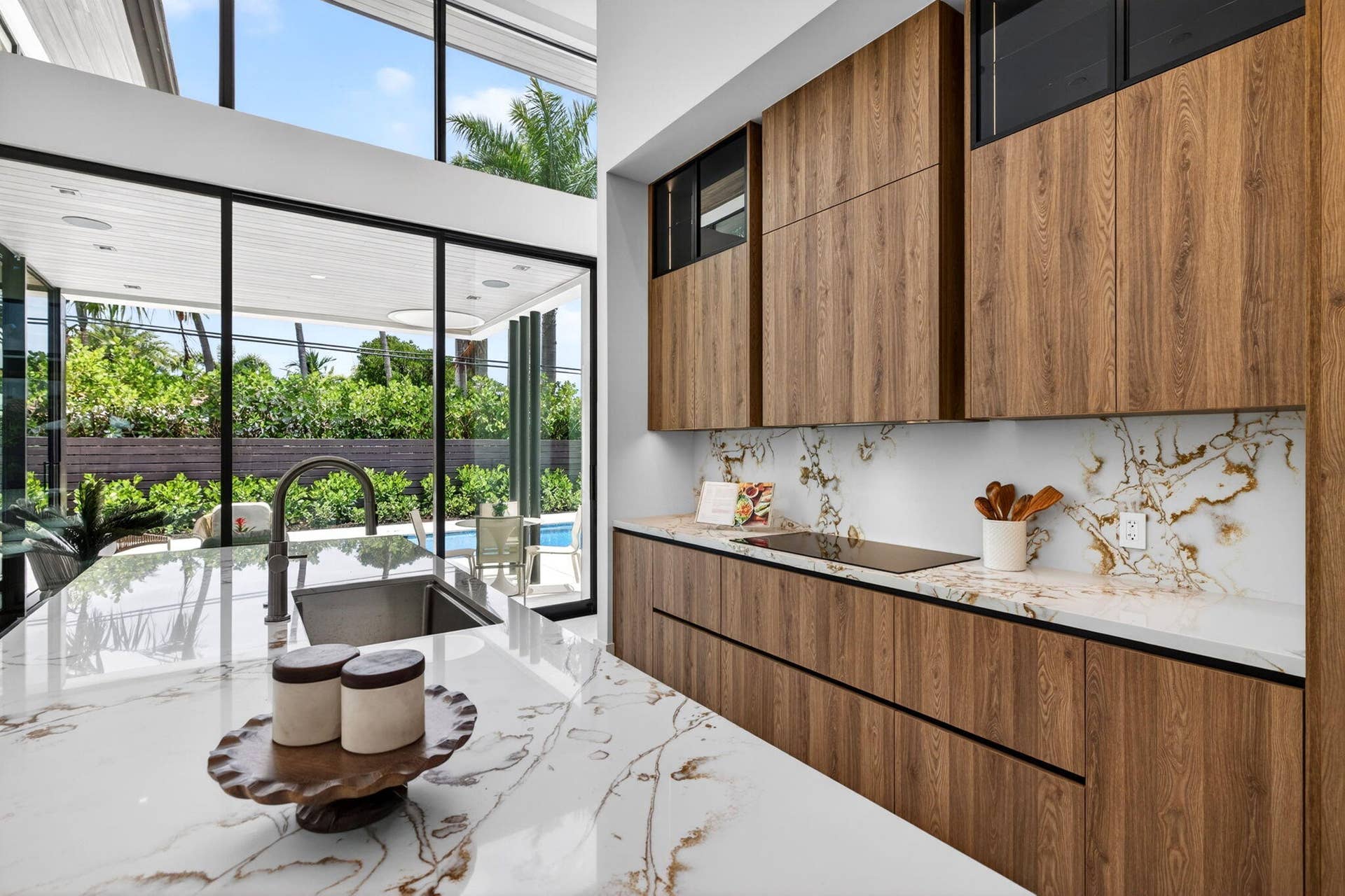 2717 NE 33rd Street, Fort Lauderdale, FL 33306 047-Kitchen-Detail-Vignette
