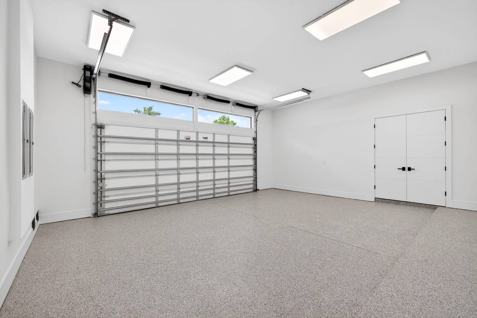 2717 NE 33rd Street, Fort Lauderdale, FL 33306 057-Entry-Support-Space-Perspective