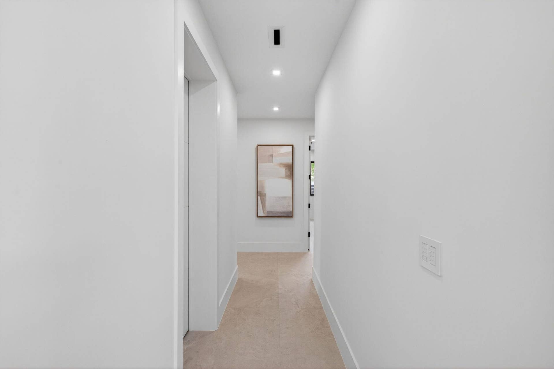 2717 NE 33rd Street, Fort Lauderdale, FL 33306 052-Entry-Support-Space