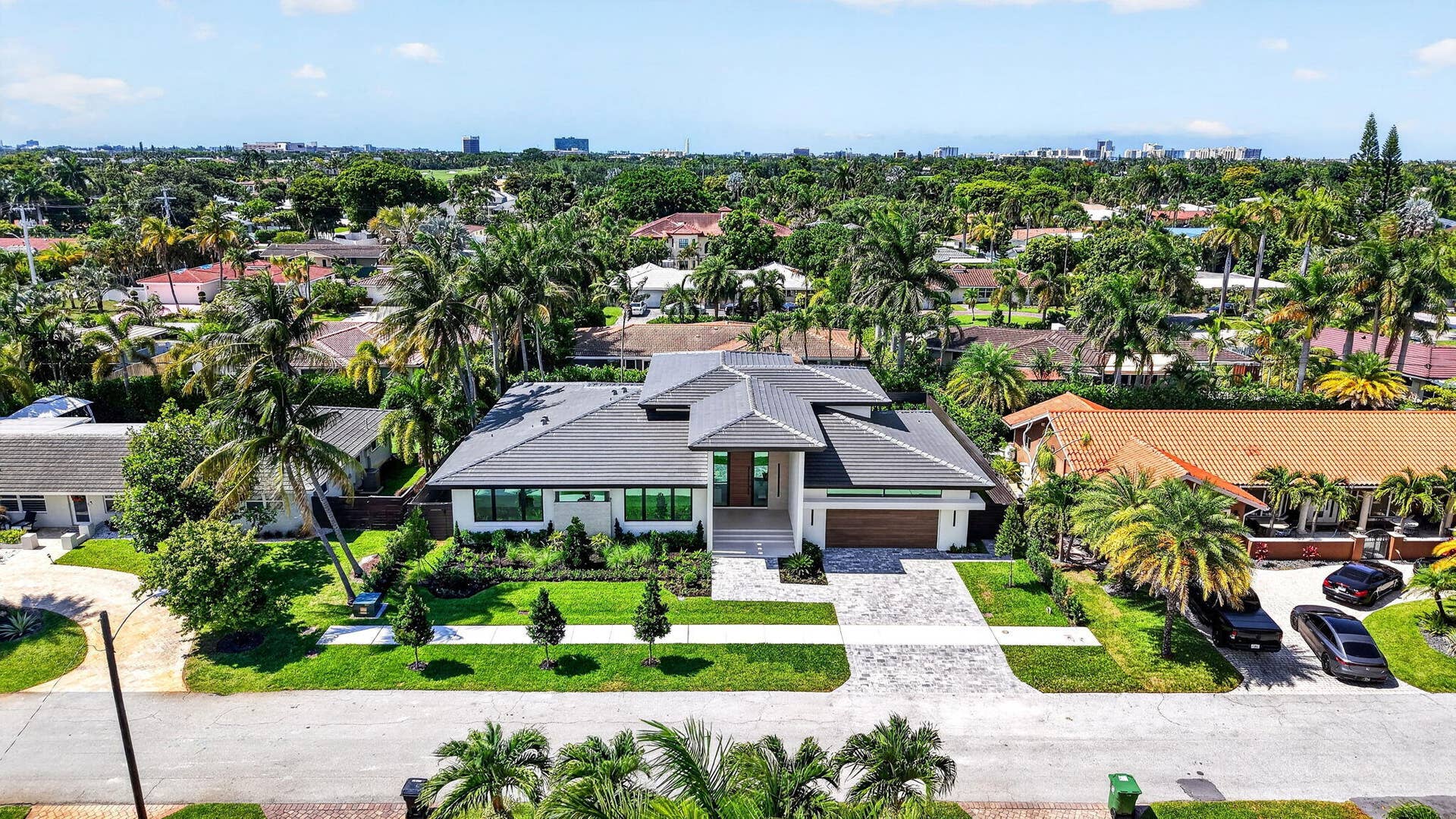 2717 NE 33rd Street, Fort Lauderdale, FL 33306 An aerial perspective places the residence within Coral Ridge, near Fort Lauderdale's waterfront, beaches, and urban amenities.