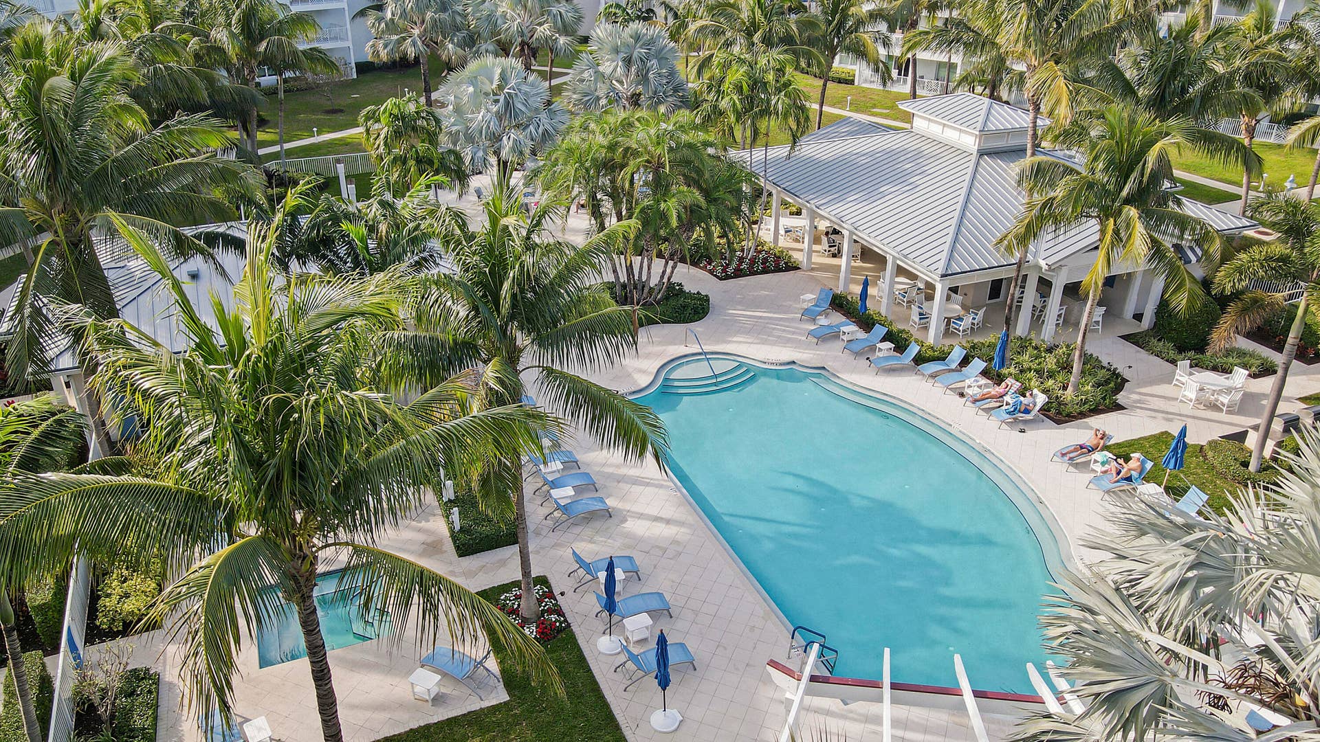 515 Bay Colony Drive N, Juno Beach, FL 33408 Community Pool