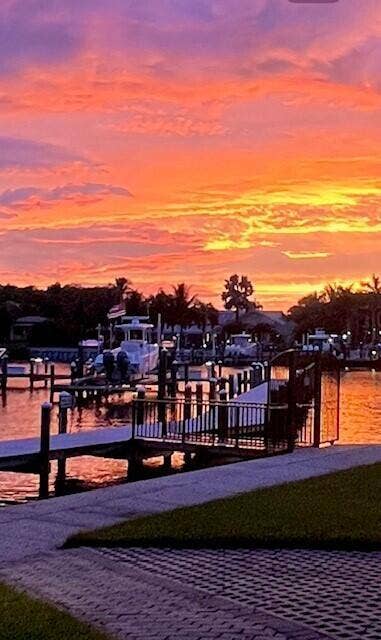515 Bay Colony Drive N, Juno Beach, FL 33408 Stunning Sunsets