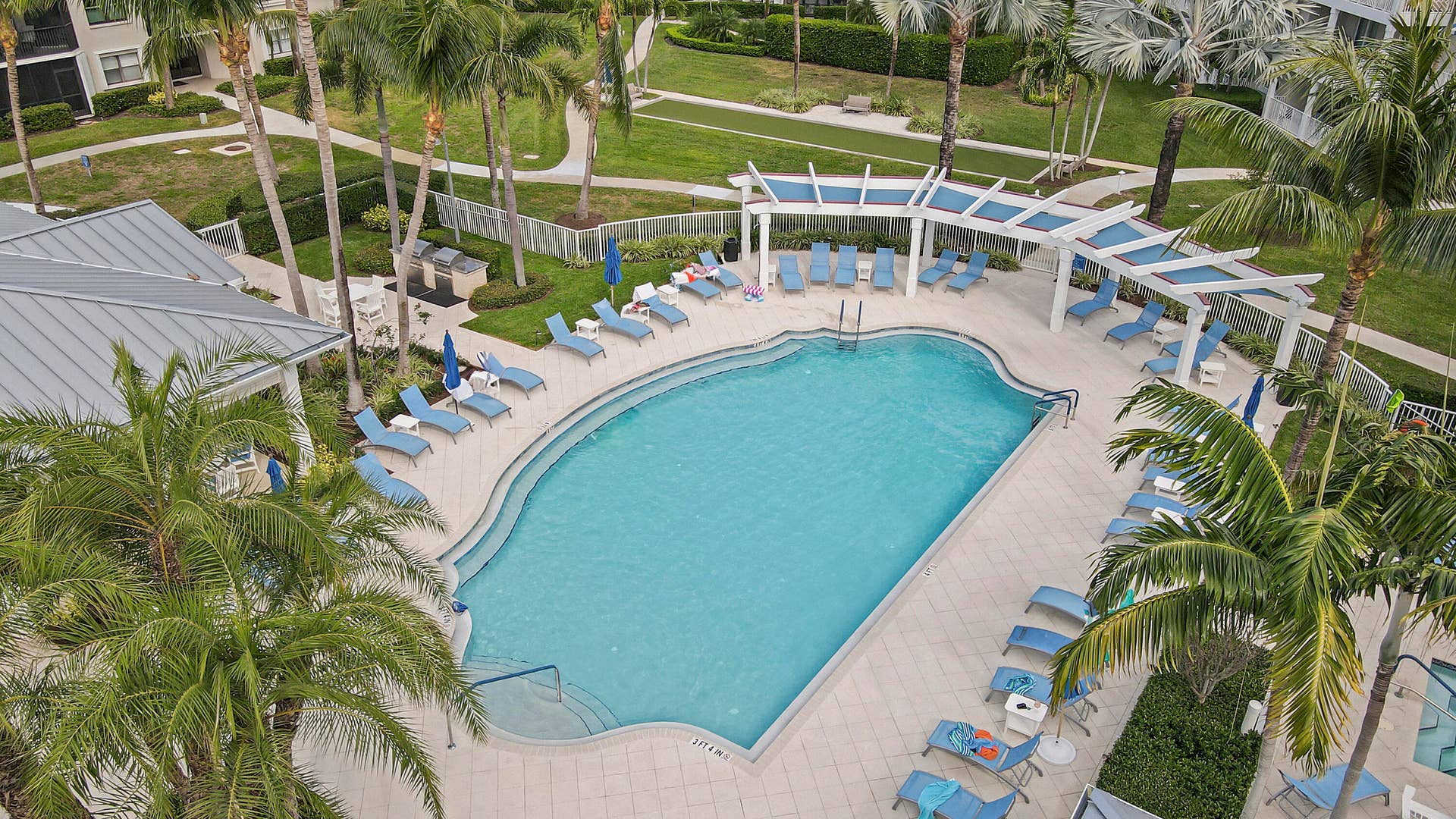 515 Bay Colony Drive N, Juno Beach, FL 33408 Community Pool