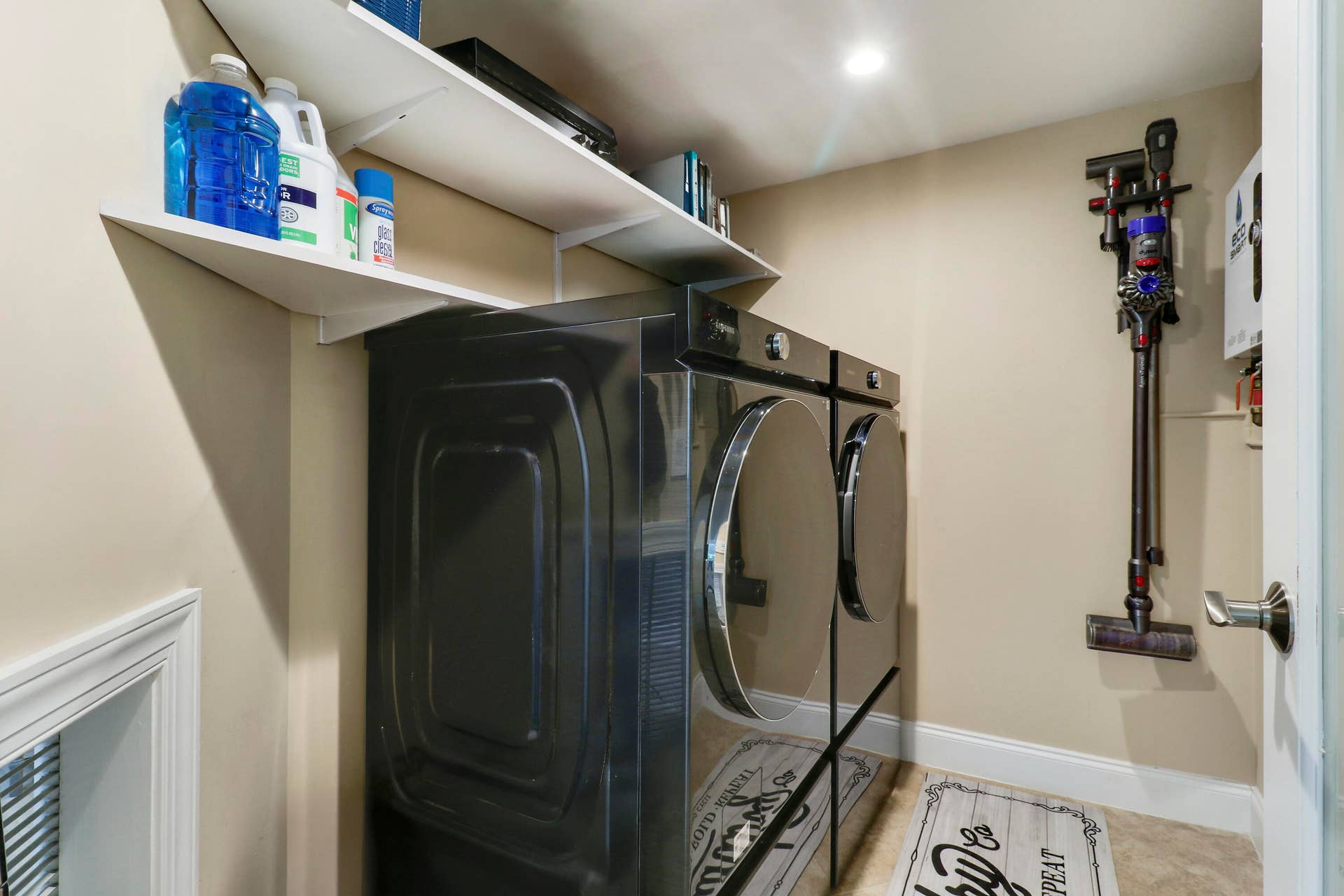 515 Bay Colony Drive N, Juno Beach, FL 33408 Laundry Room