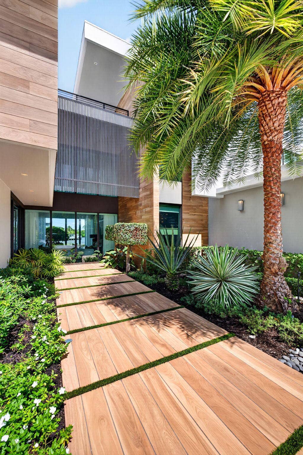 006 - Entry Walkway & Tropical Landscapi