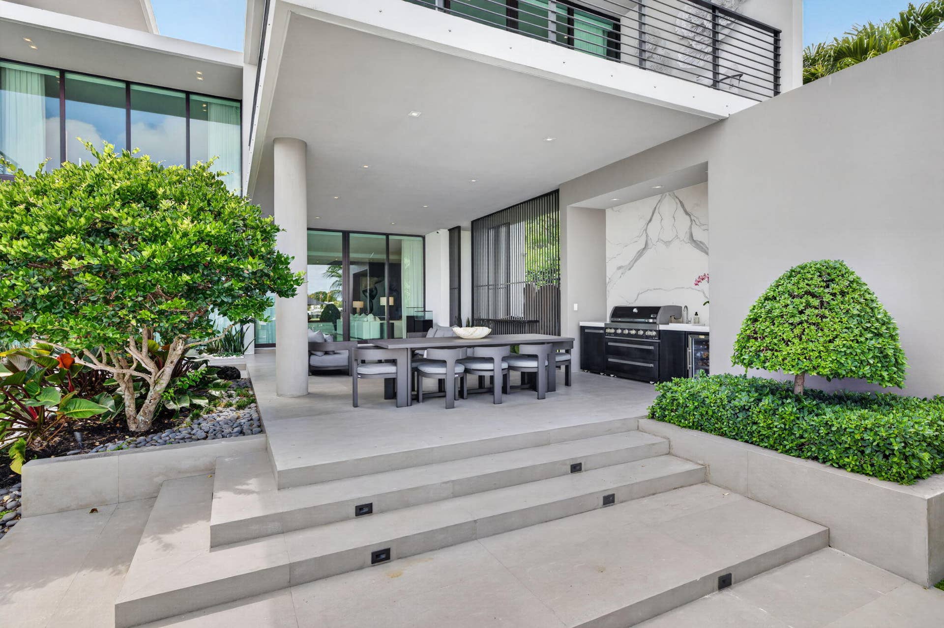 113 - Covered Outdoor Dining & Pool Terr