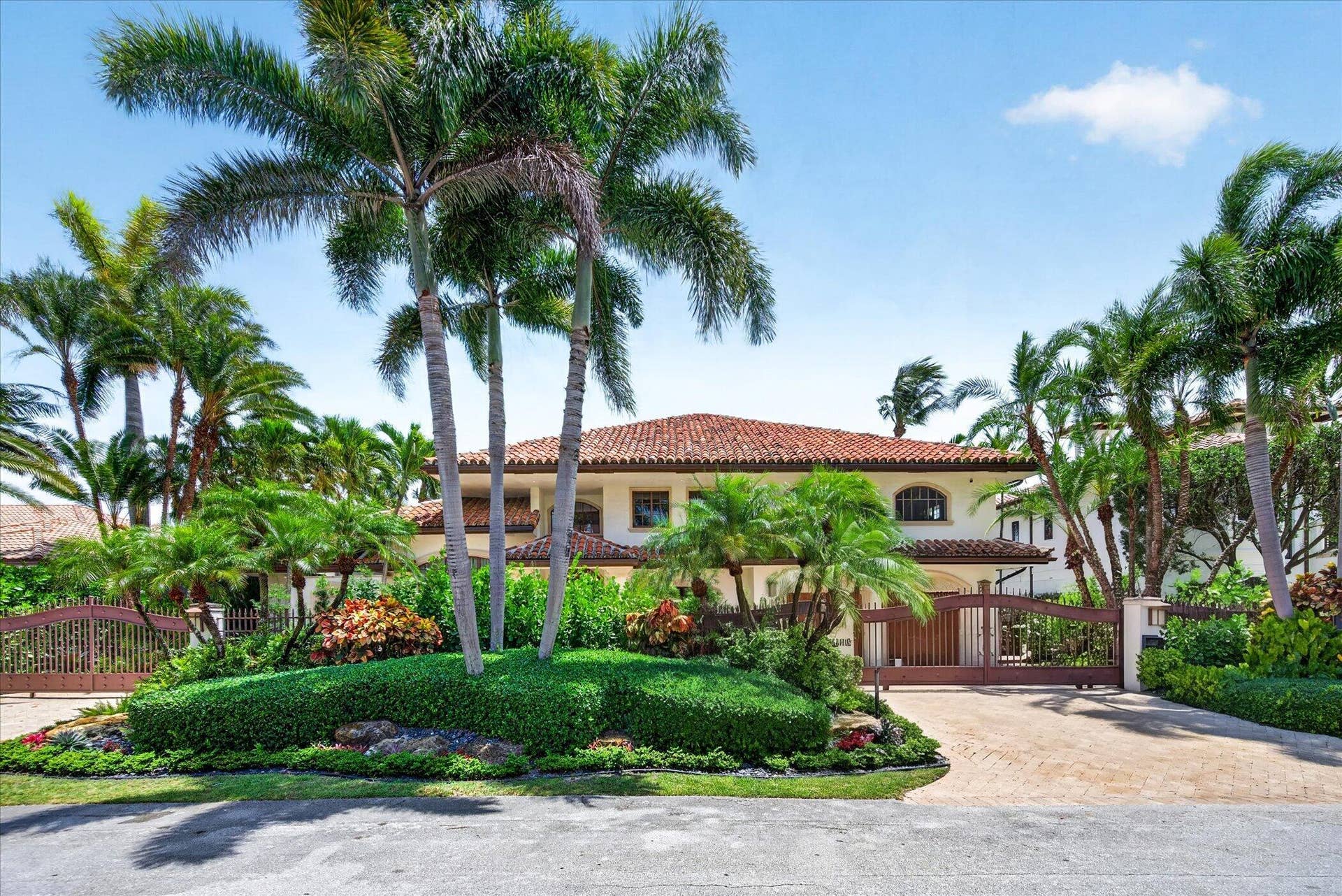 2740 NE 17th Street, Fort Lauderdale, FL 33305 04-2740-NE-17th-St-LPG