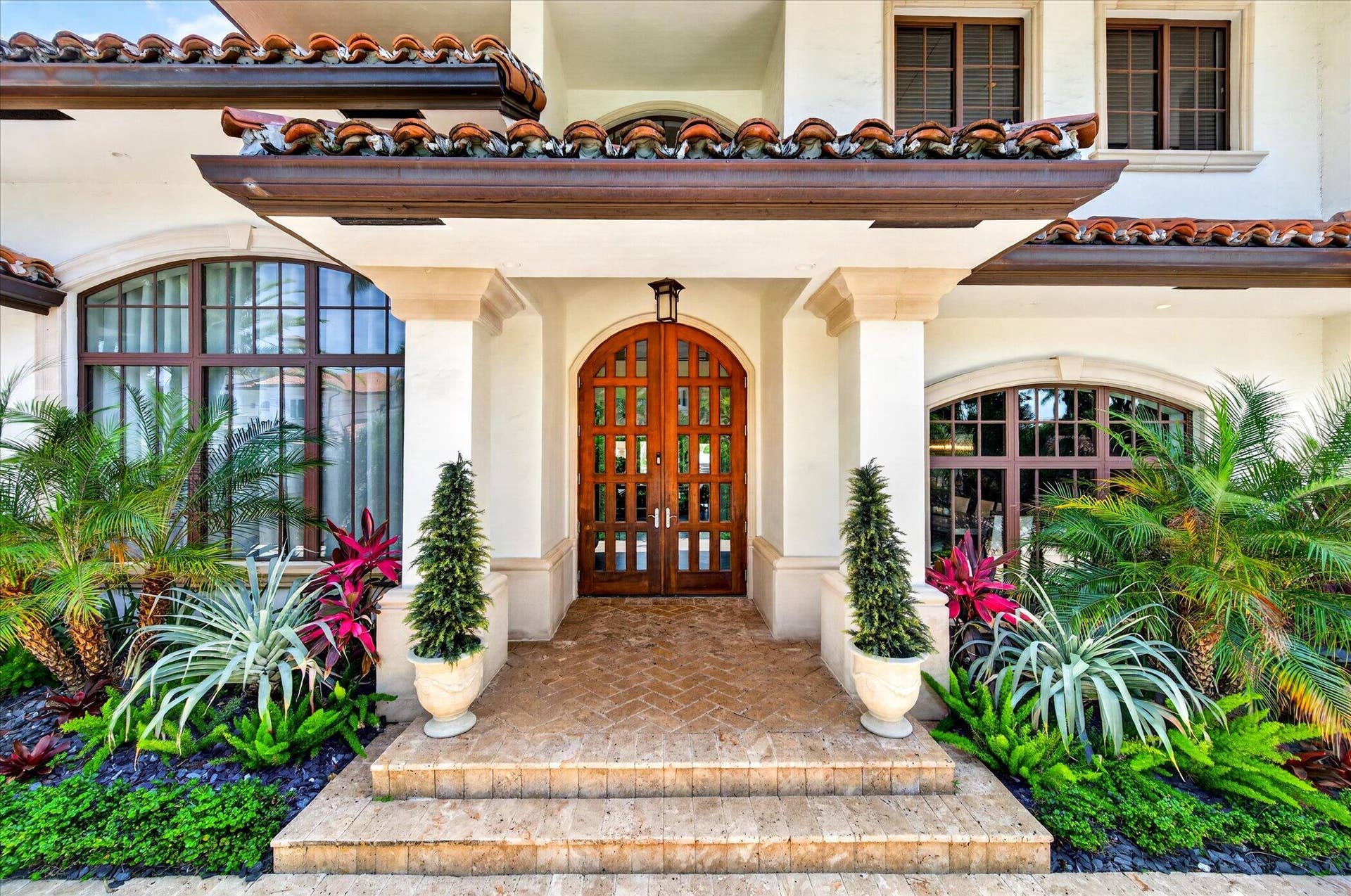 2740 NE 17th Street, Fort Lauderdale, FL 33305 10-2740-NE-17th-St-LPG