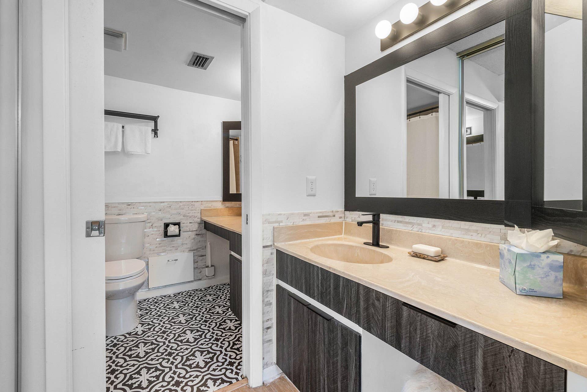 8122 Thames Boulevard, #C, Boca Raton, FL 33433 Primary Bathroom