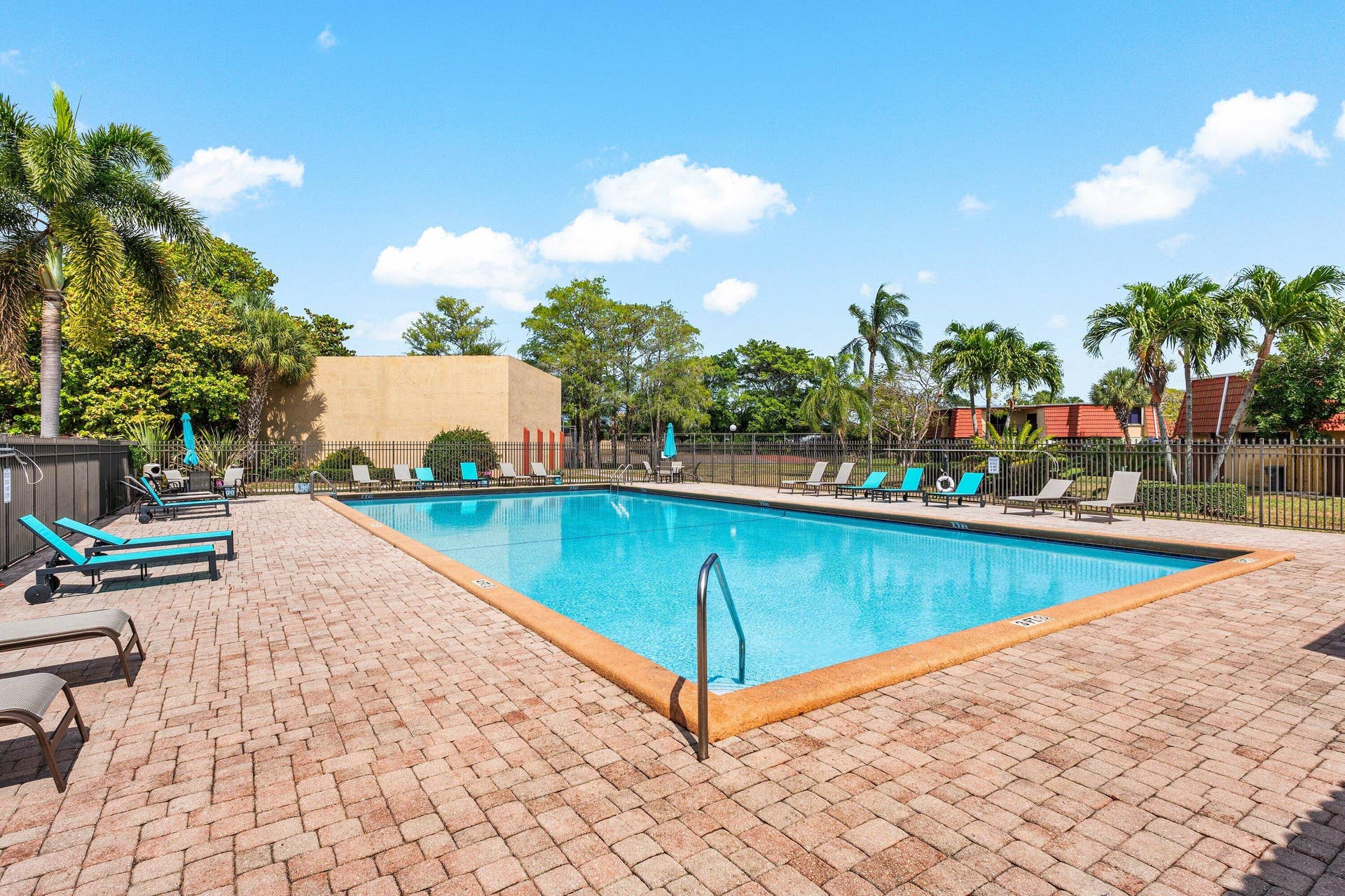 8122 Thames Boulevard, #C, Boca Raton, FL 33433 Community Amenities