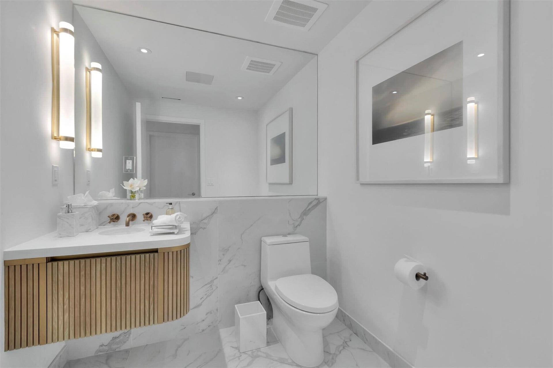 525 N Fort Lauderdale Beach Boulevard, #1903, Fort Lauderdale, FL 33304 Powder Room