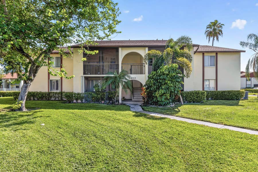 Property photo for 4999 Sable Pine Circle, #D2, West Palm Beach, FL