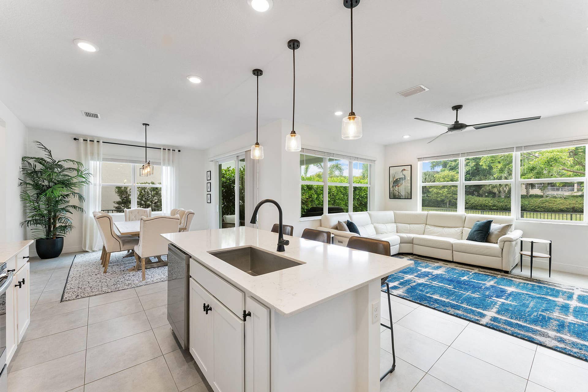 1070 Veleiros Boulevard, Deerfield Beach, FL 33064 Kitchen Island