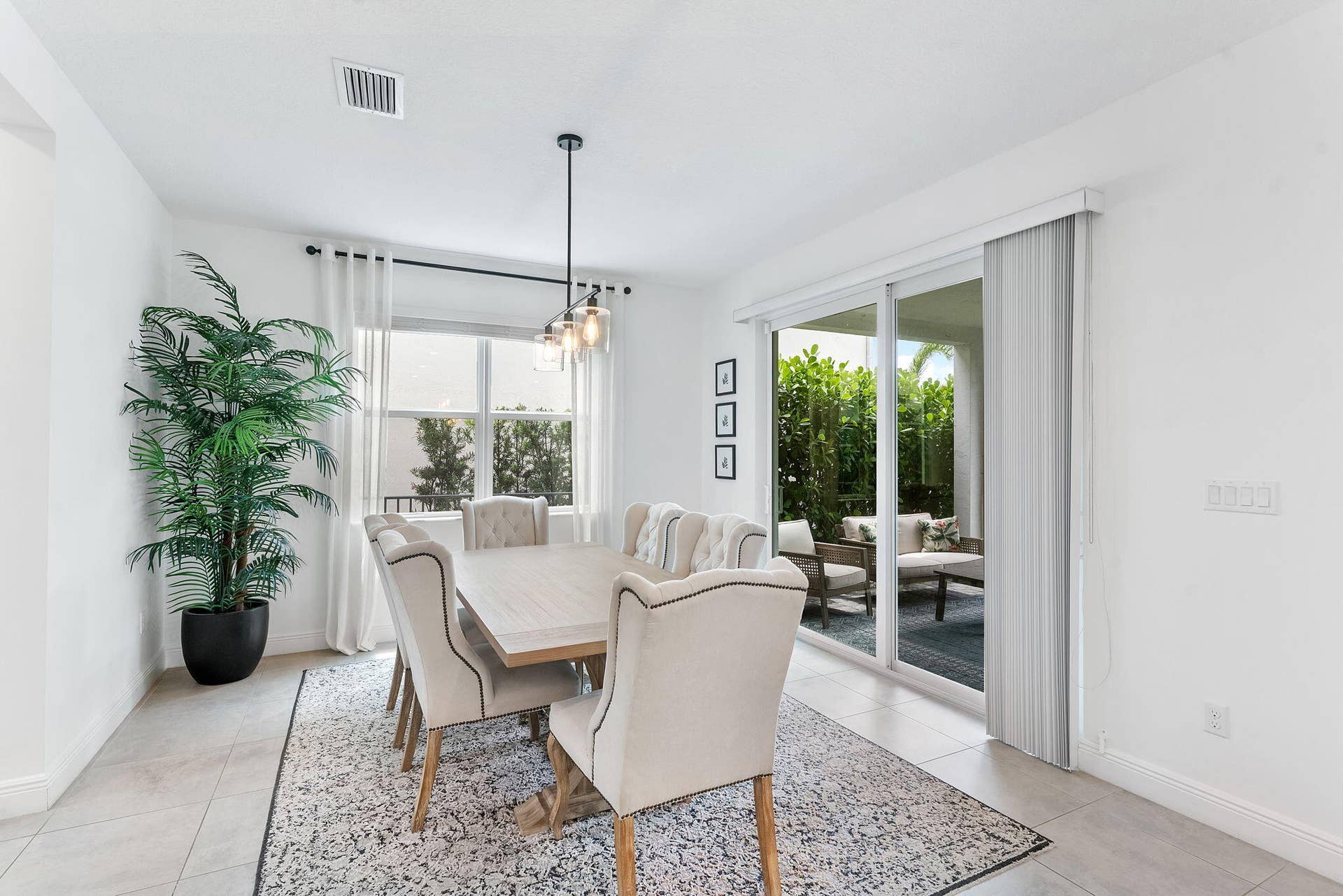 1070 Veleiros Boulevard, Deerfield Beach, FL 33064 Dining