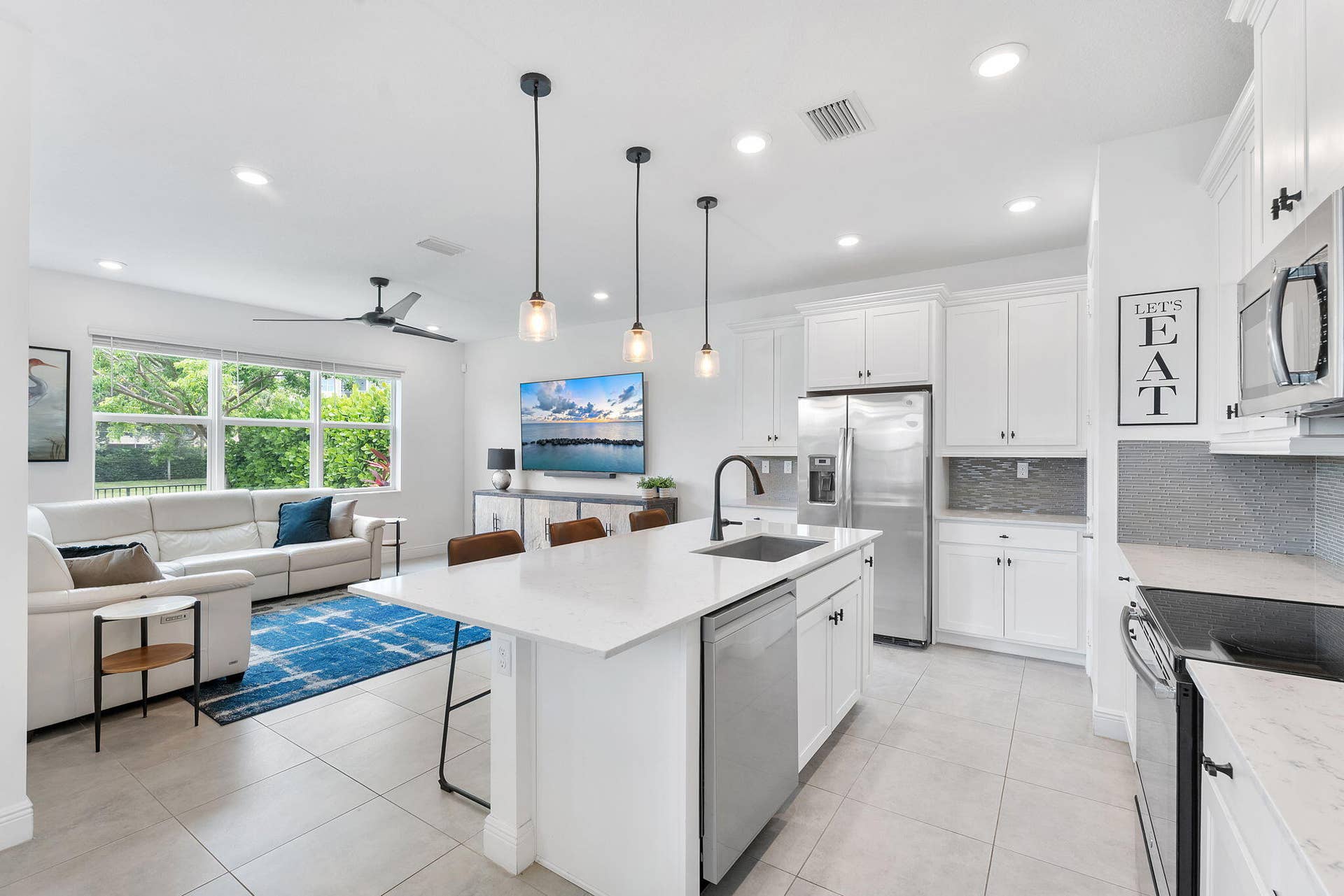 1070 Veleiros Boulevard, Deerfield Beach, FL 33064 Kitchen