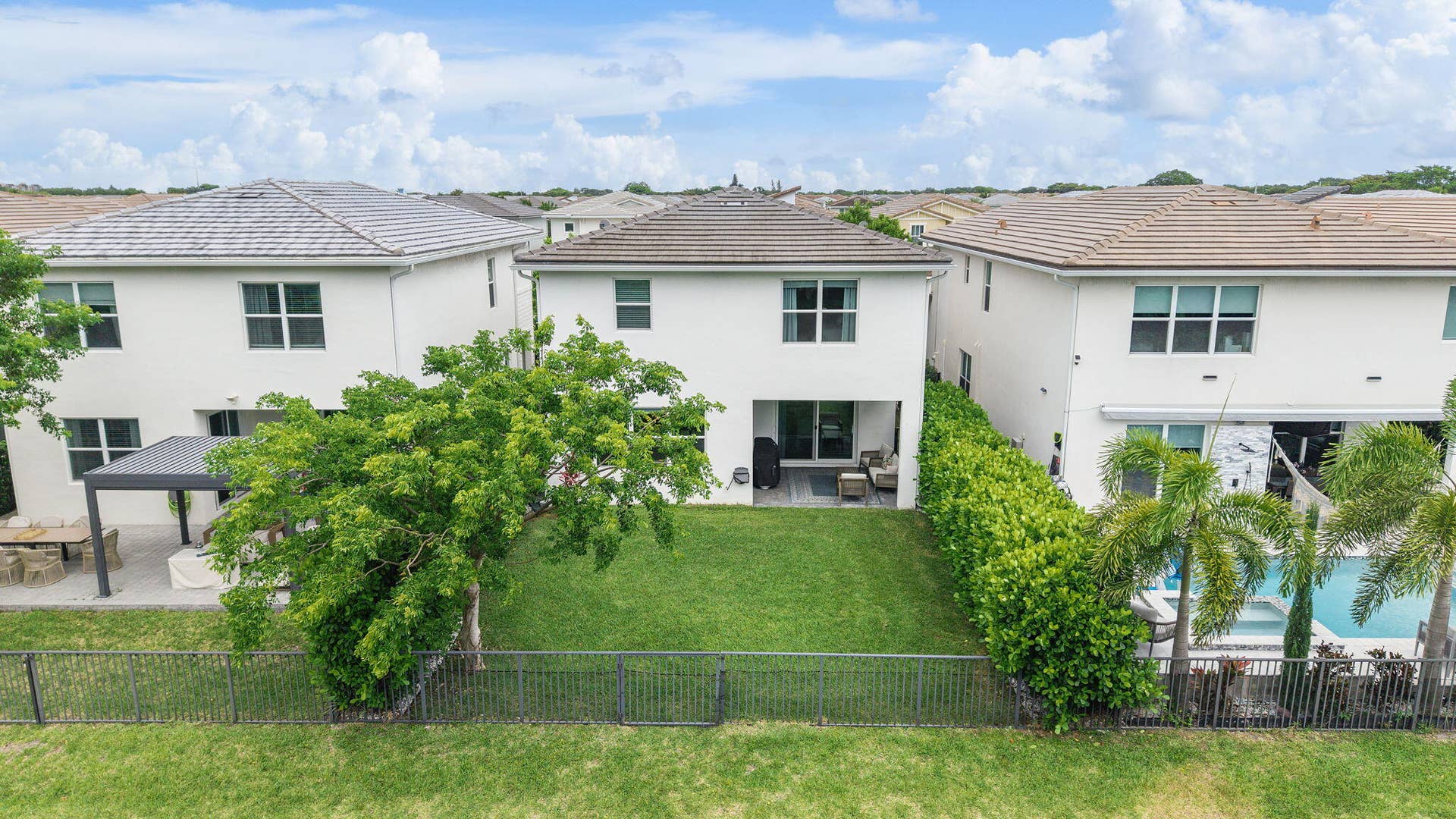 1070 Veleiros Boulevard, Deerfield Beach, FL 33064 Fenced Yard