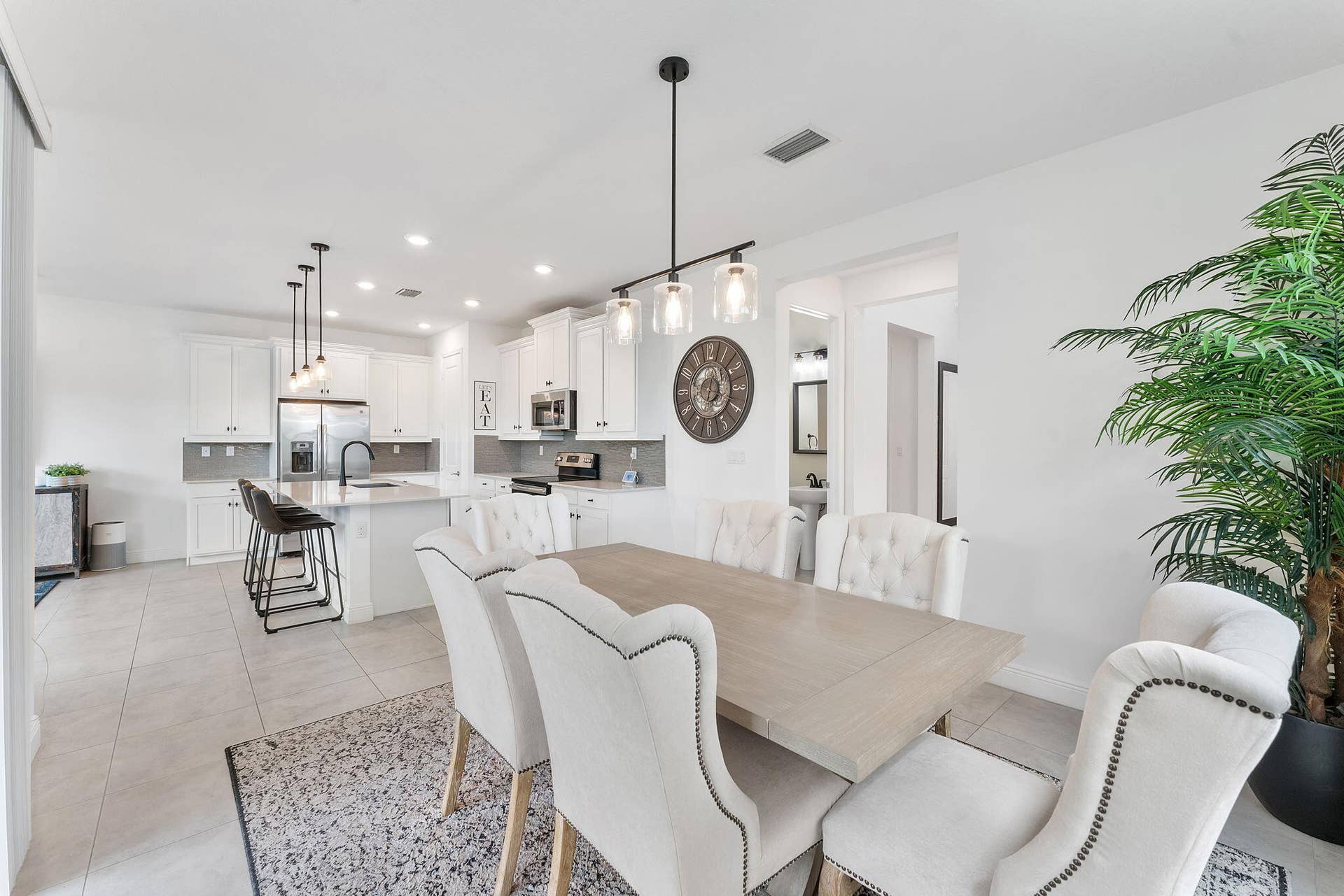 1070 Veleiros Boulevard, Deerfield Beach, FL 33064 Dining