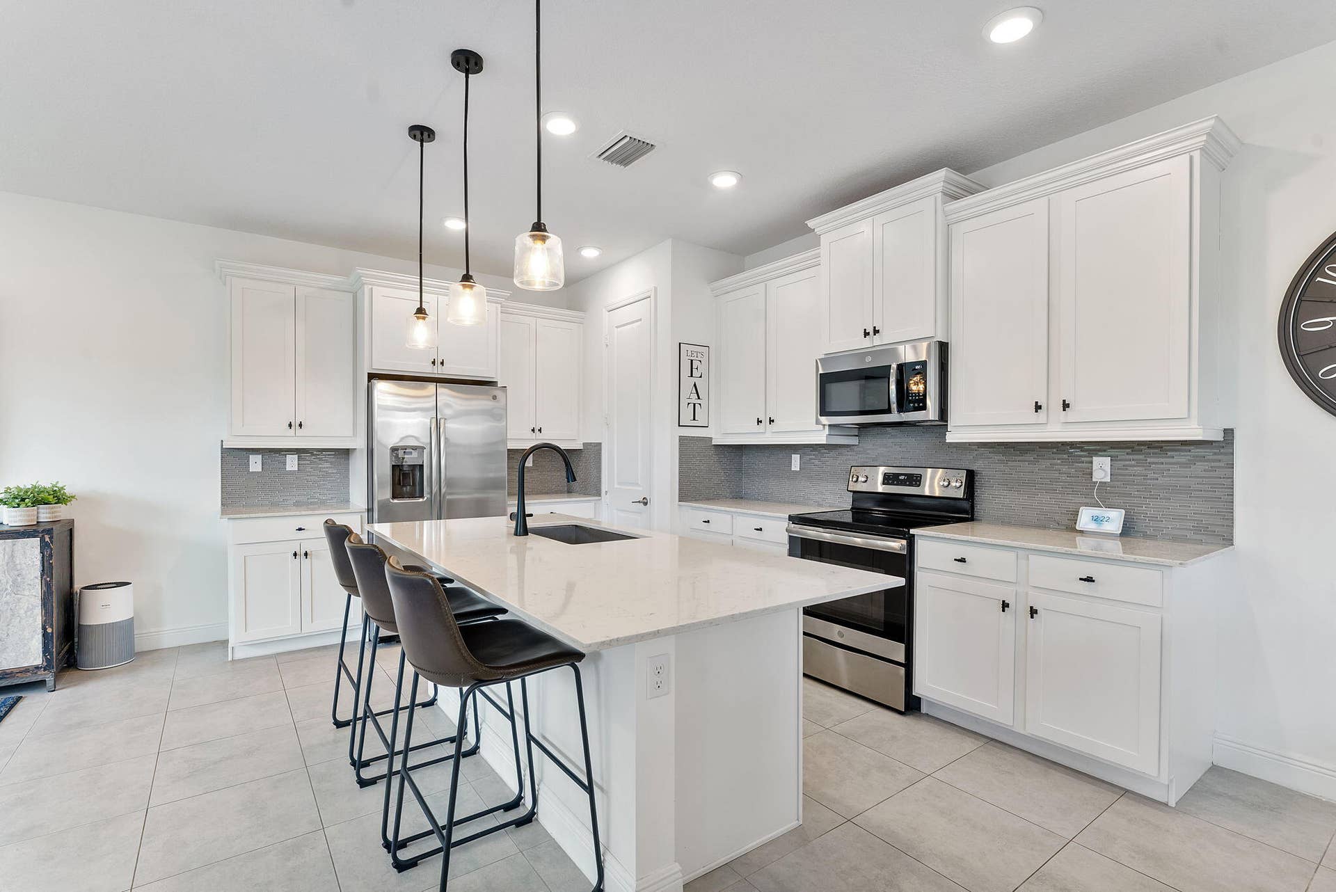 1070 Veleiros Boulevard, Deerfield Beach, FL 33064 Kitchen