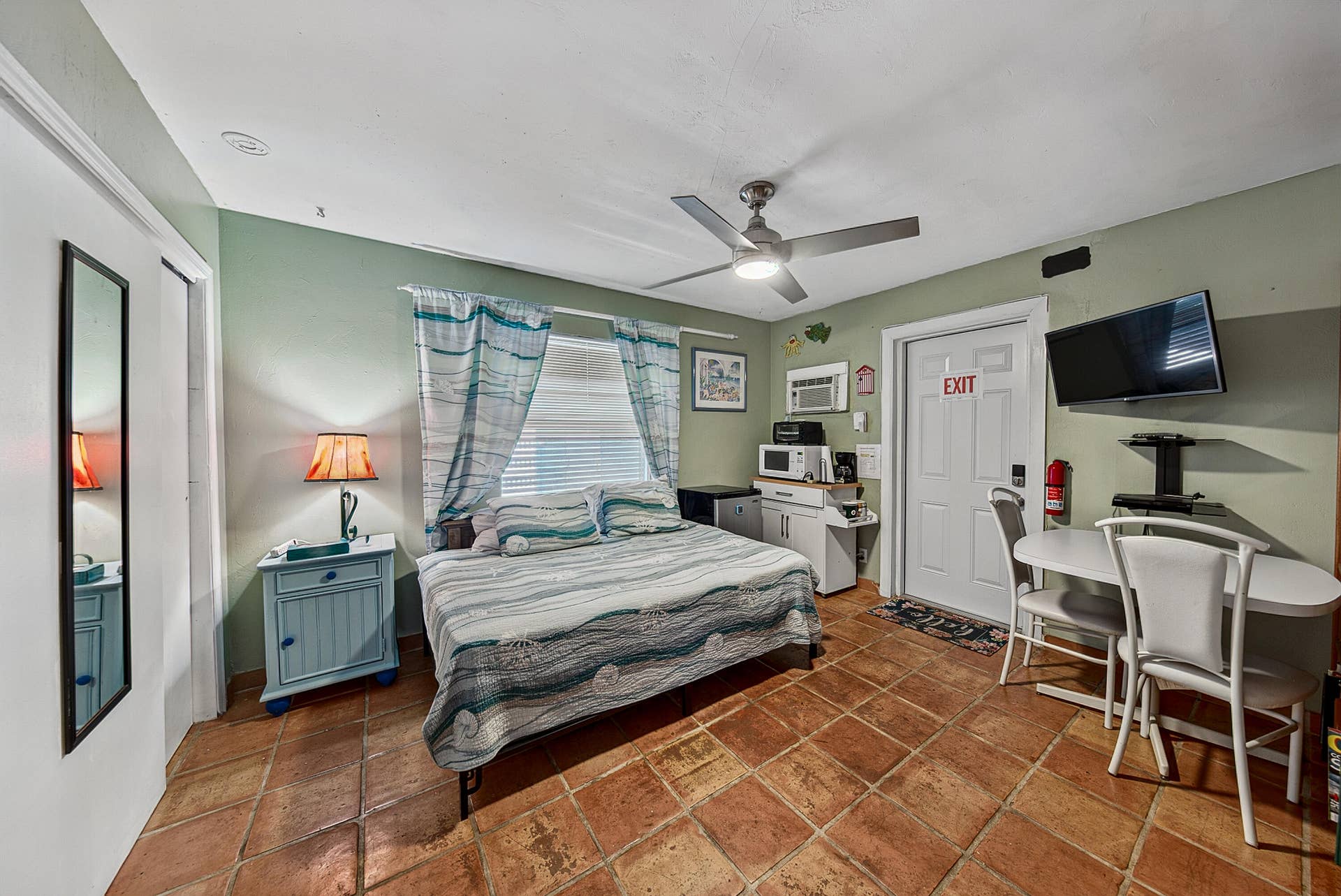 3/2 Bedroom 2