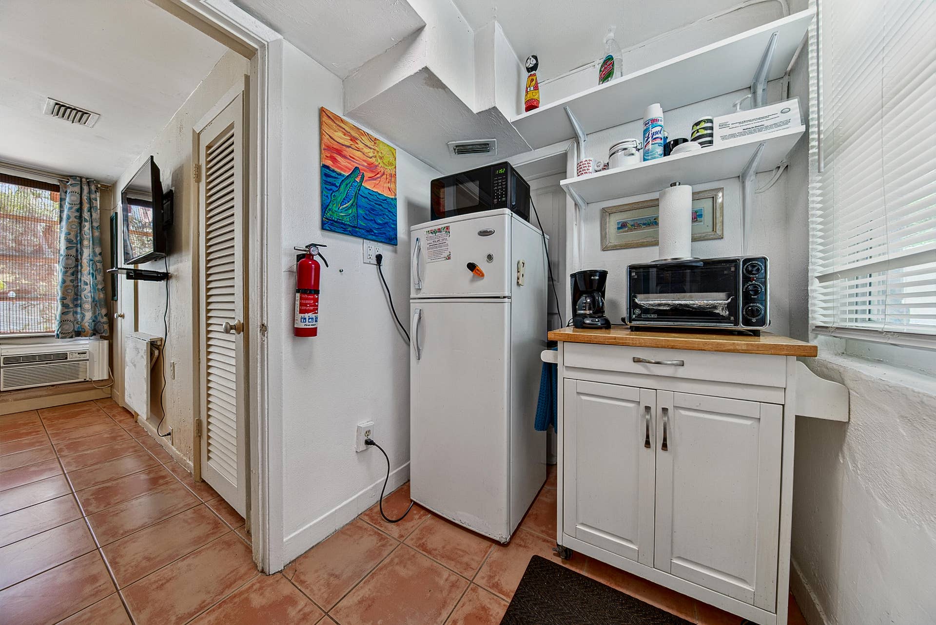 2/2 kitchenette