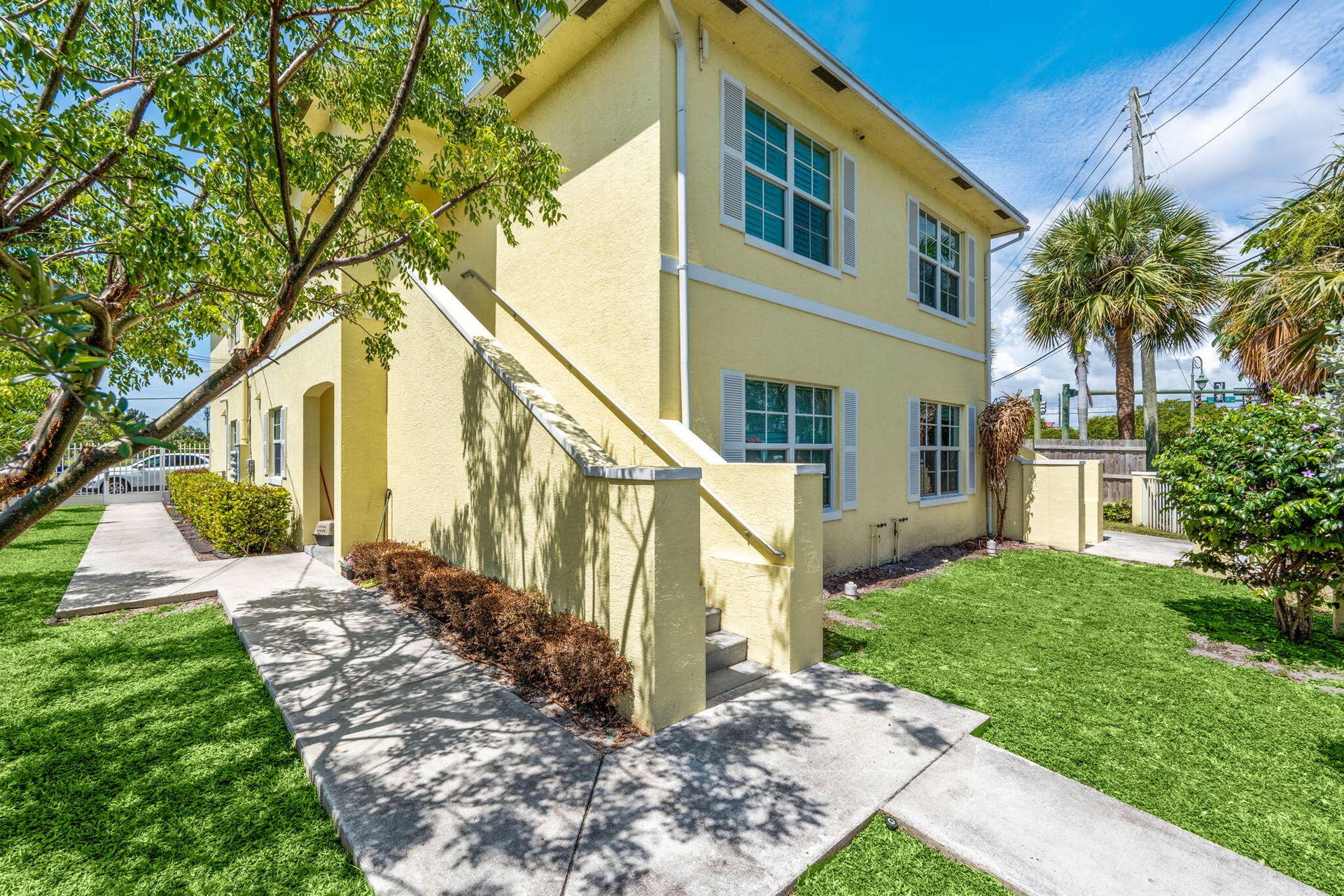 4-web-or-mls-A7406979