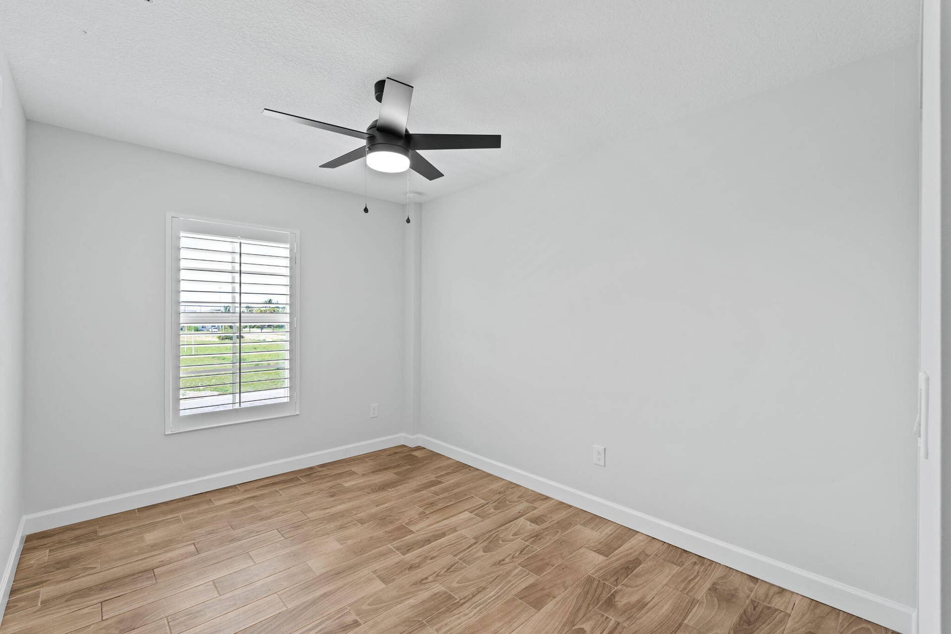 18-web-or-mls-A7406895