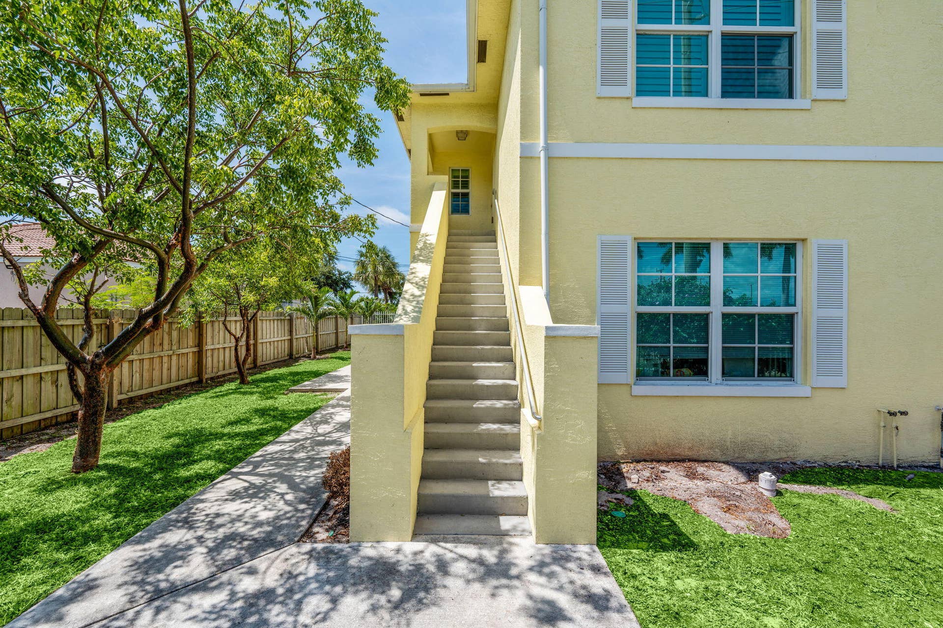3-web-or-mls-A7406981