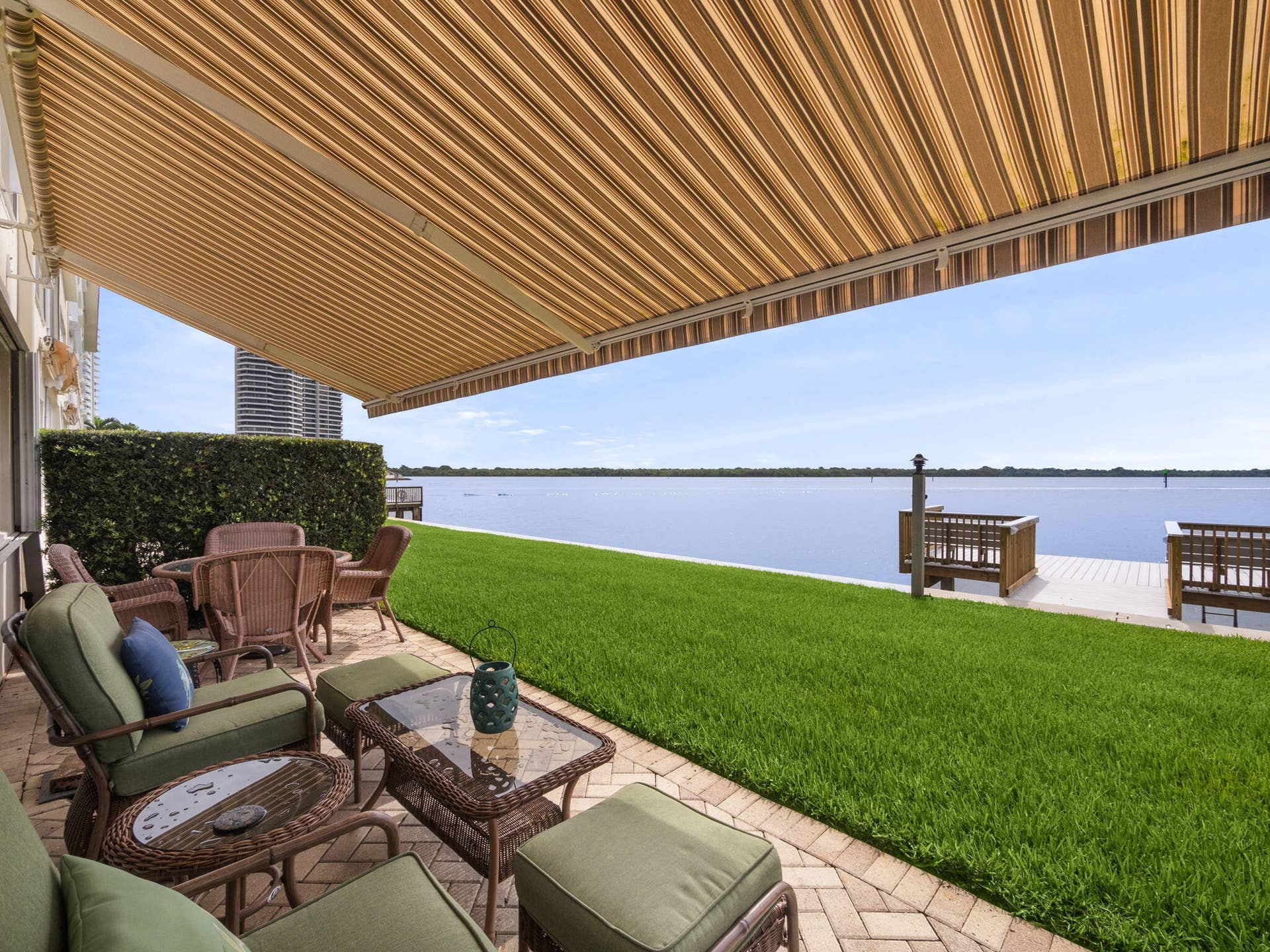 52 Yacht Club Drive, #103, North Palm Beach, FL 33408 52 Yacht Club Dr 103 North Palm Beach (1
