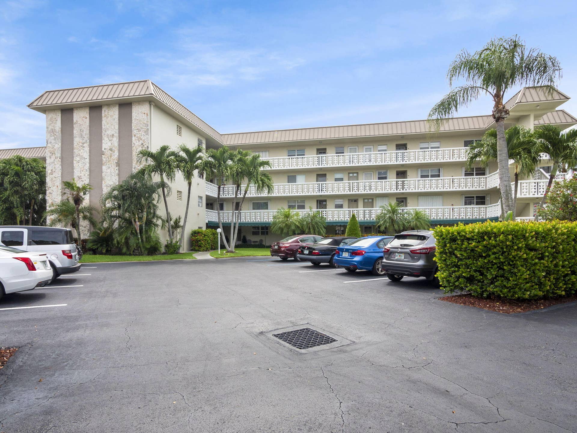 52 Yacht Club Drive, #103, North Palm Beach, FL 33408 52 Yacht Club Dr 103 North Palm Beach (1