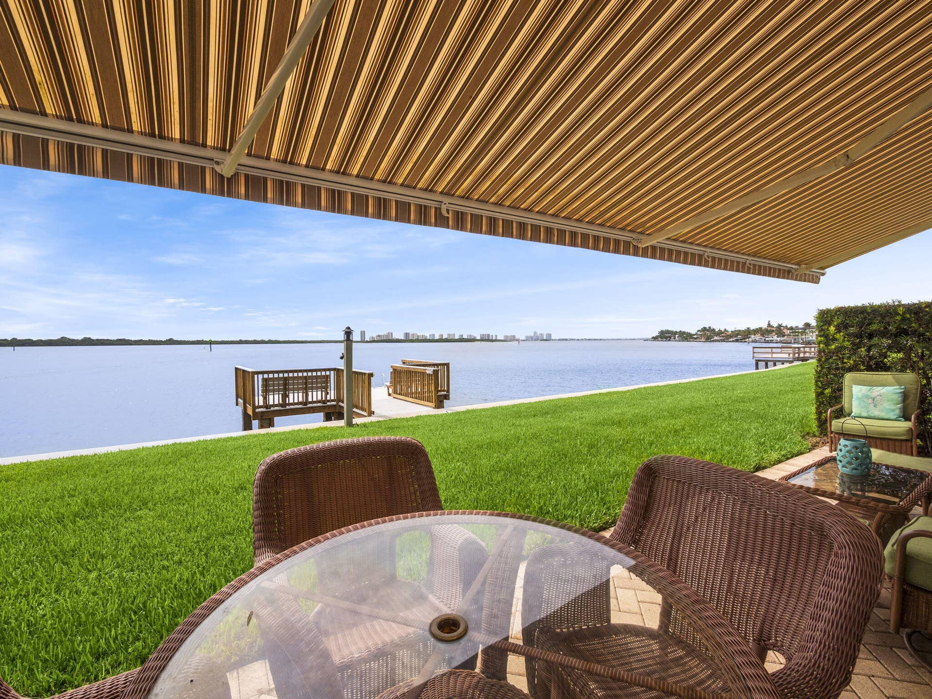 52 Yacht Club Drive, #103, North Palm Beach, FL 33408 52 Yacht Club Dr 103 North Palm Beach (1