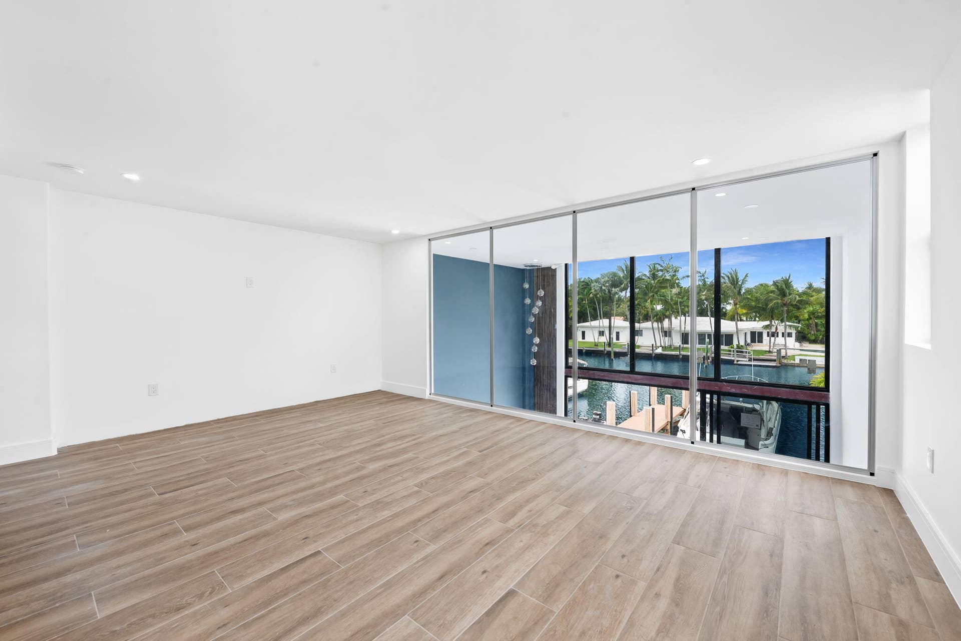 321 Hendricks Isle, Fort Lauderdale, FL 33301 l27