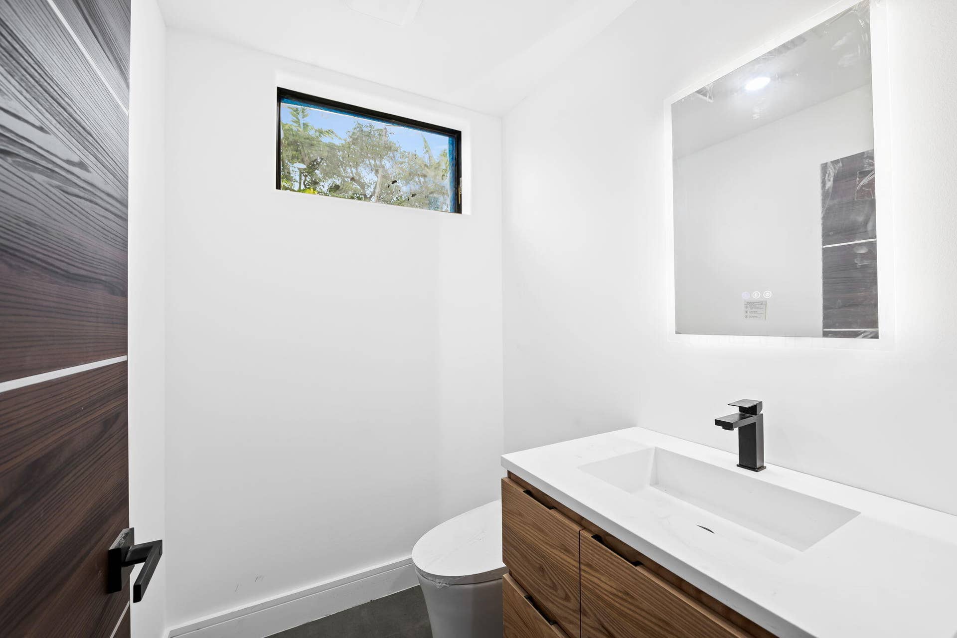 321 Hendricks Isle, Fort Lauderdale, FL 33301 l21
