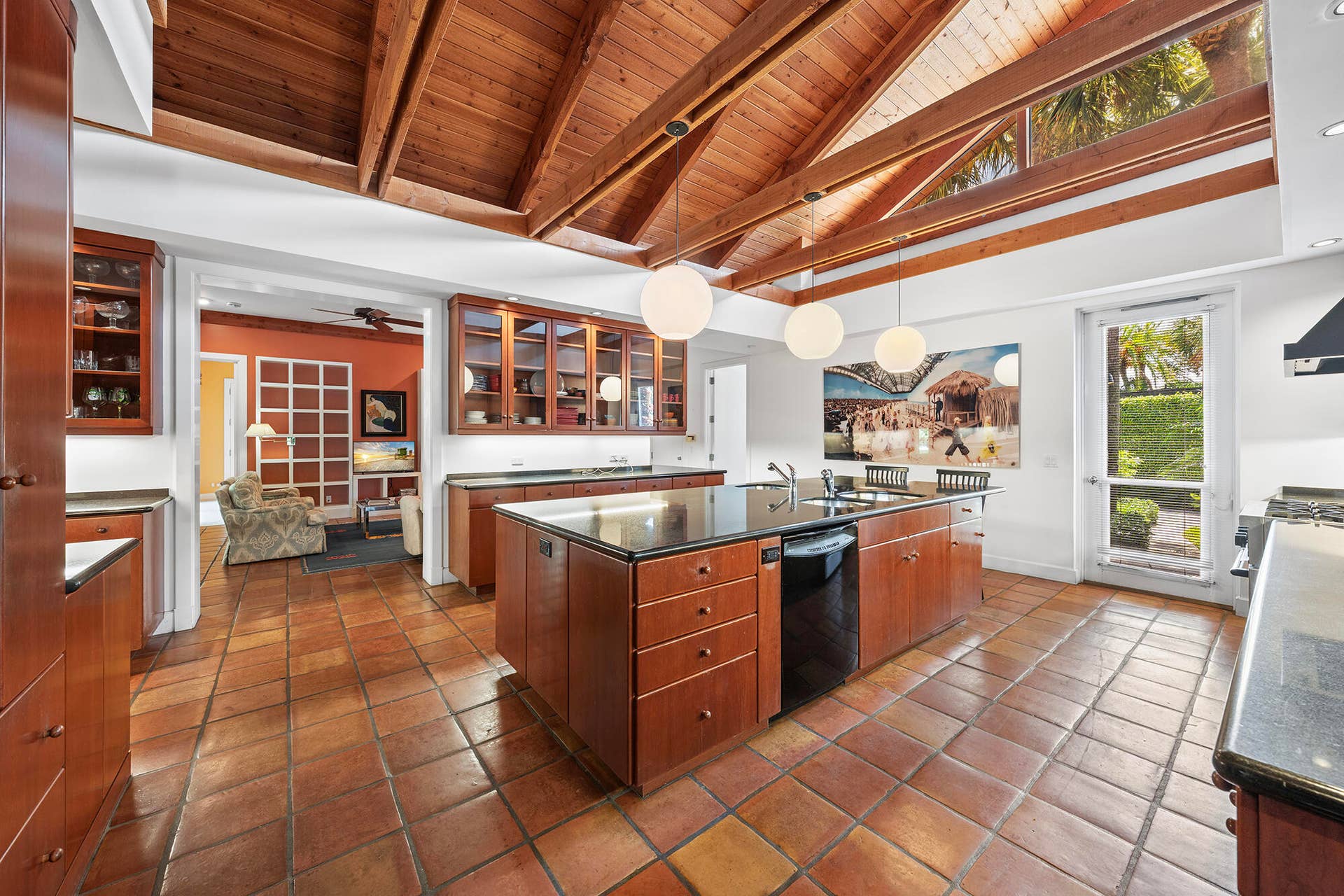 6 La Costa Way, Palm Beach, FL 33480 Kitchen