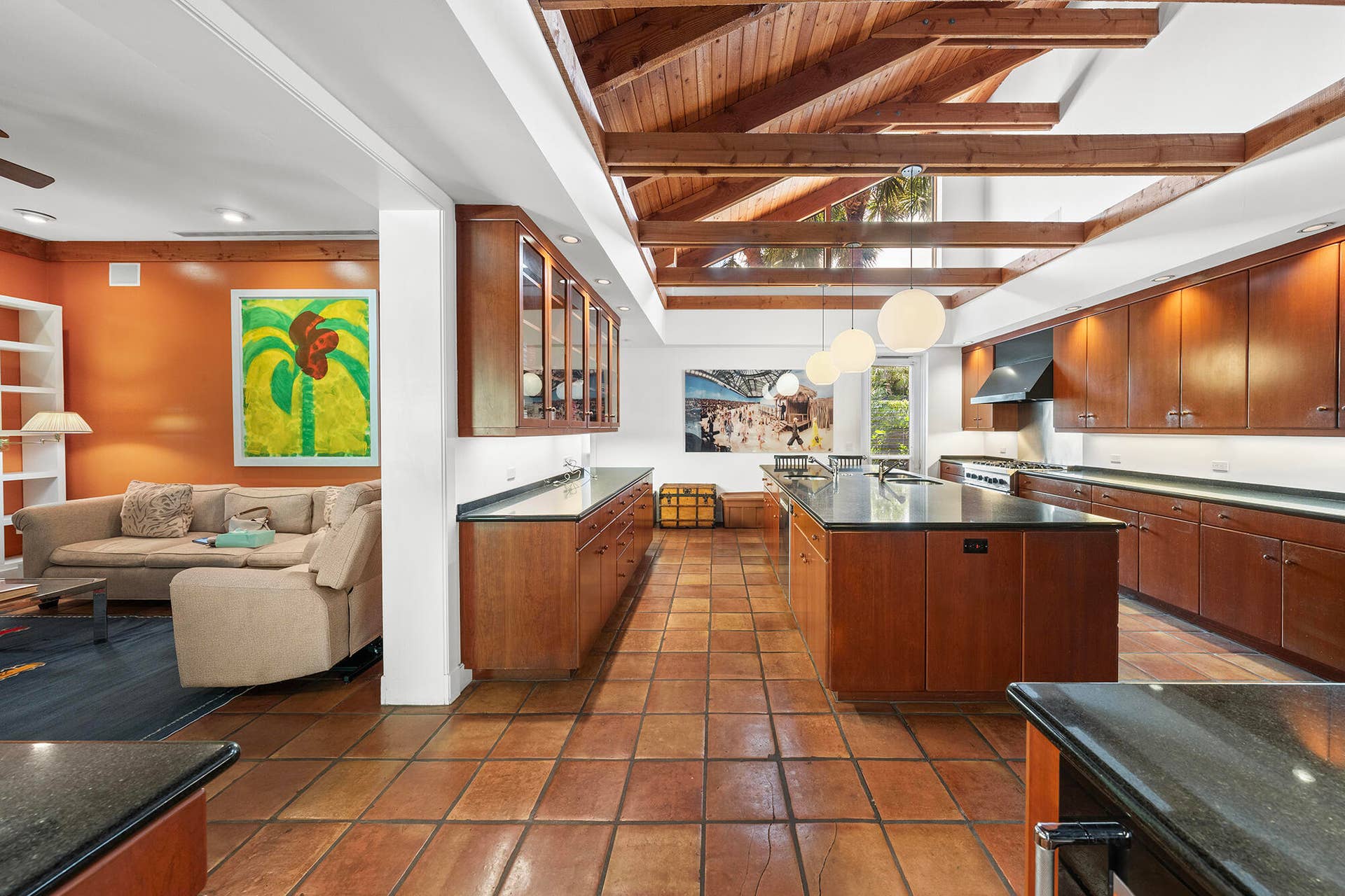 6 La Costa Way, Palm Beach, FL 33480 Kitchen
