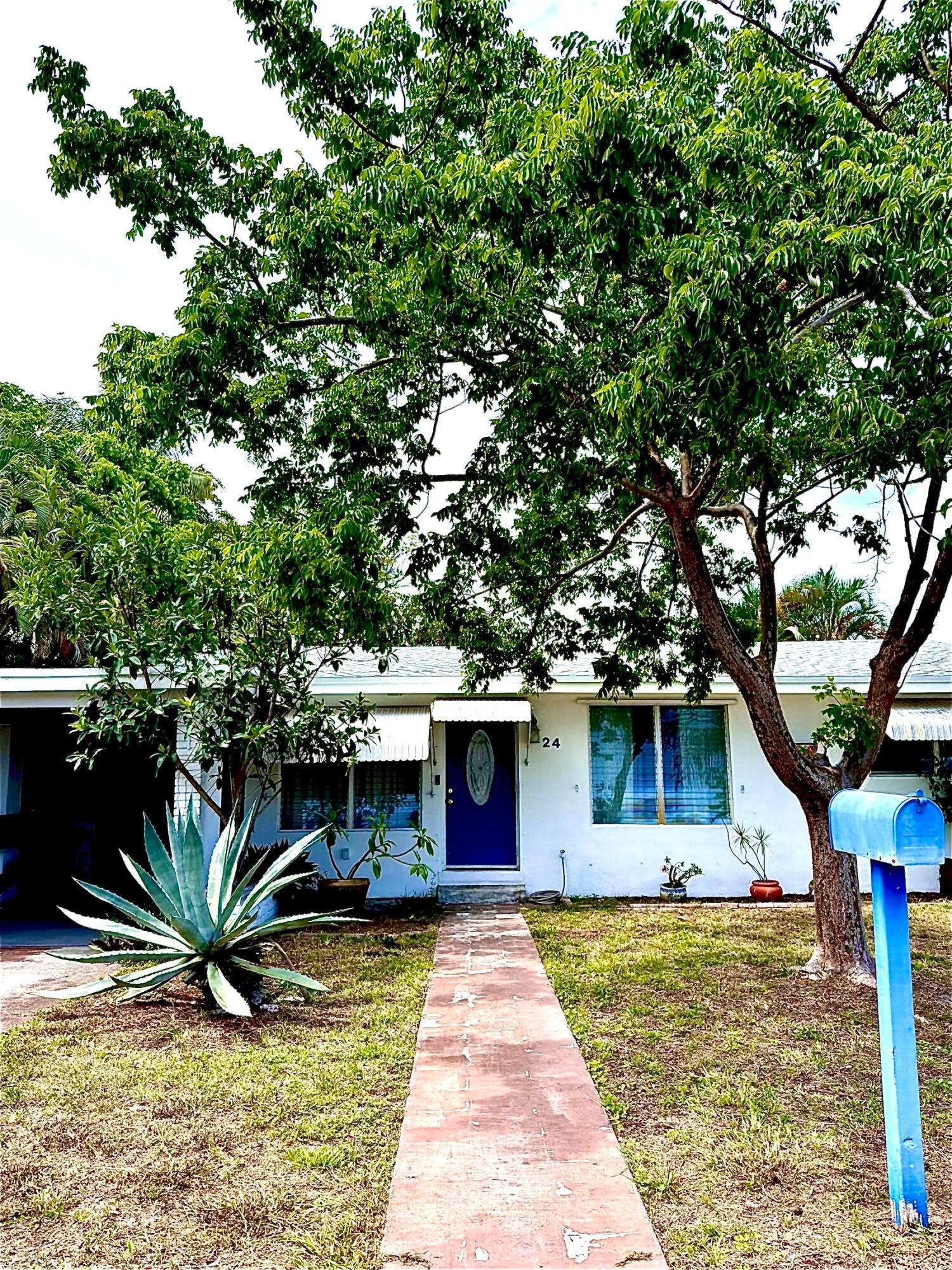 24 SW 12th Street, Dania Beach, FL 33004 01_beyc6a402a9f8fb48