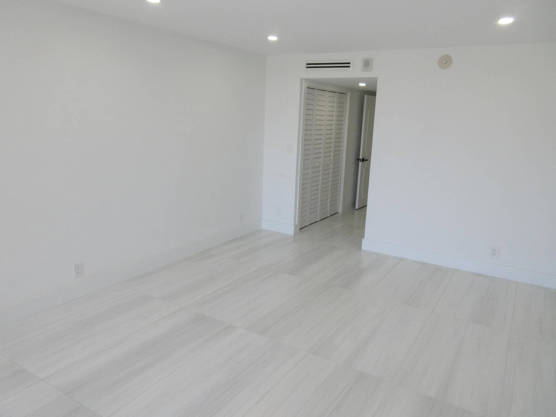 2200 S Ocean Lane, #205, Fort Lauderdale, FL 33316 IMG_2295