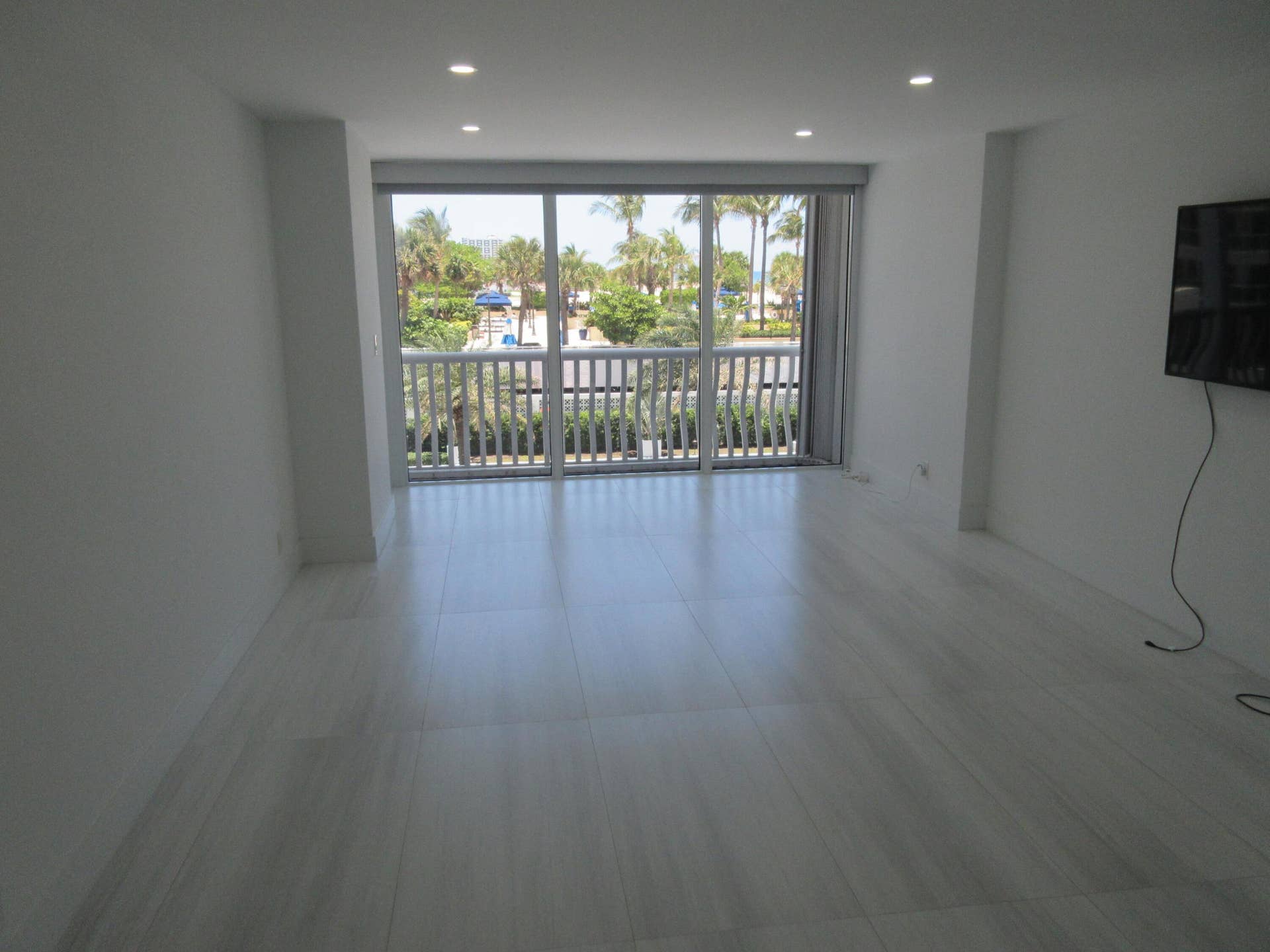 2200 S Ocean Lane, #205, Fort Lauderdale, FL 33316 IMG_2287