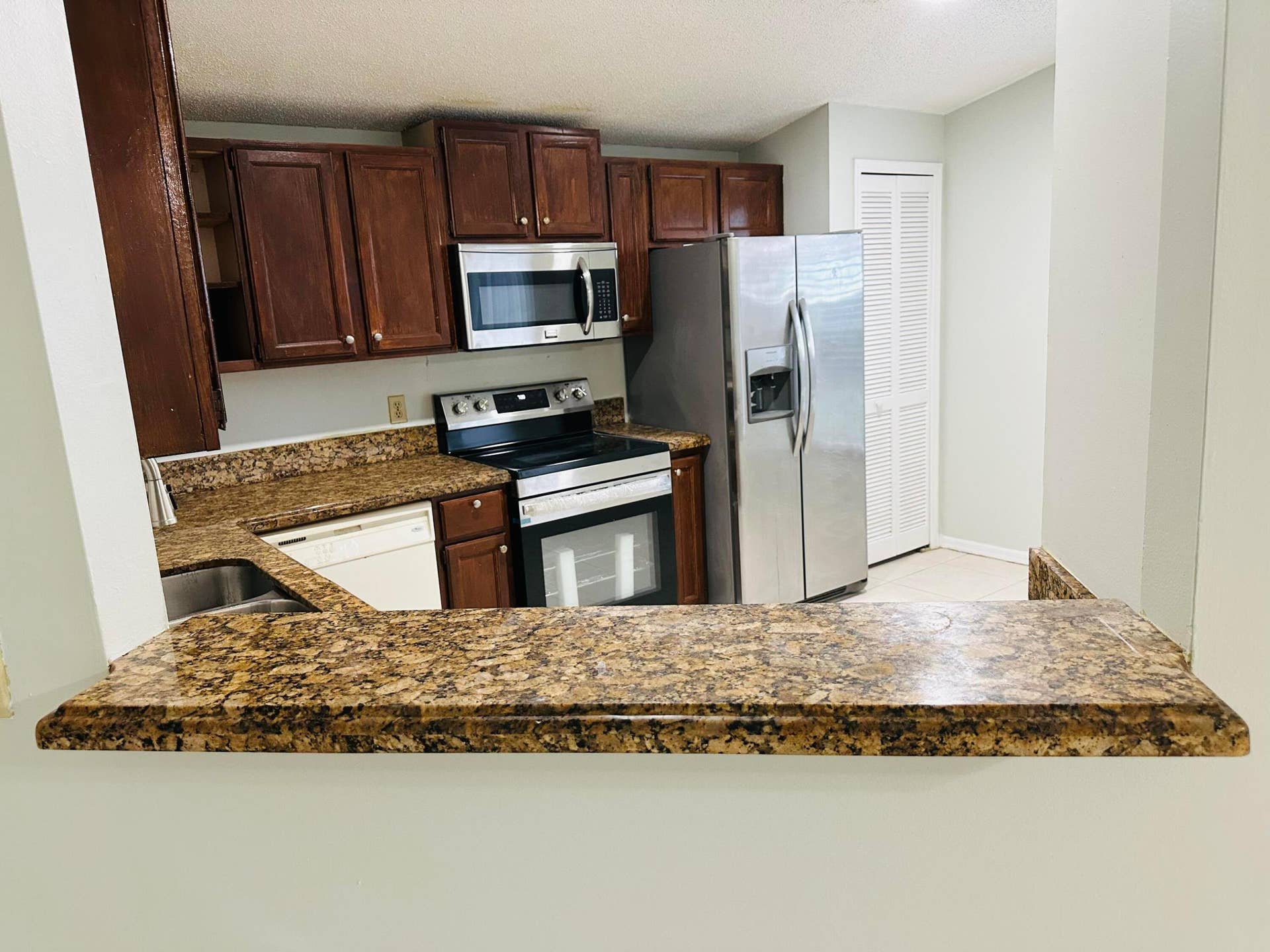 5165 Foxhall Pl, West Palm Beach, West Palm Beach, FL 33417 Kitchen counter