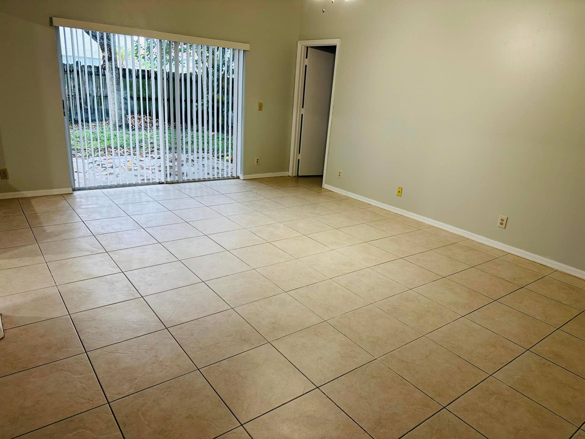 5165 Foxhall Pl, West Palm Beach, West Palm Beach, FL 33417 Living Room