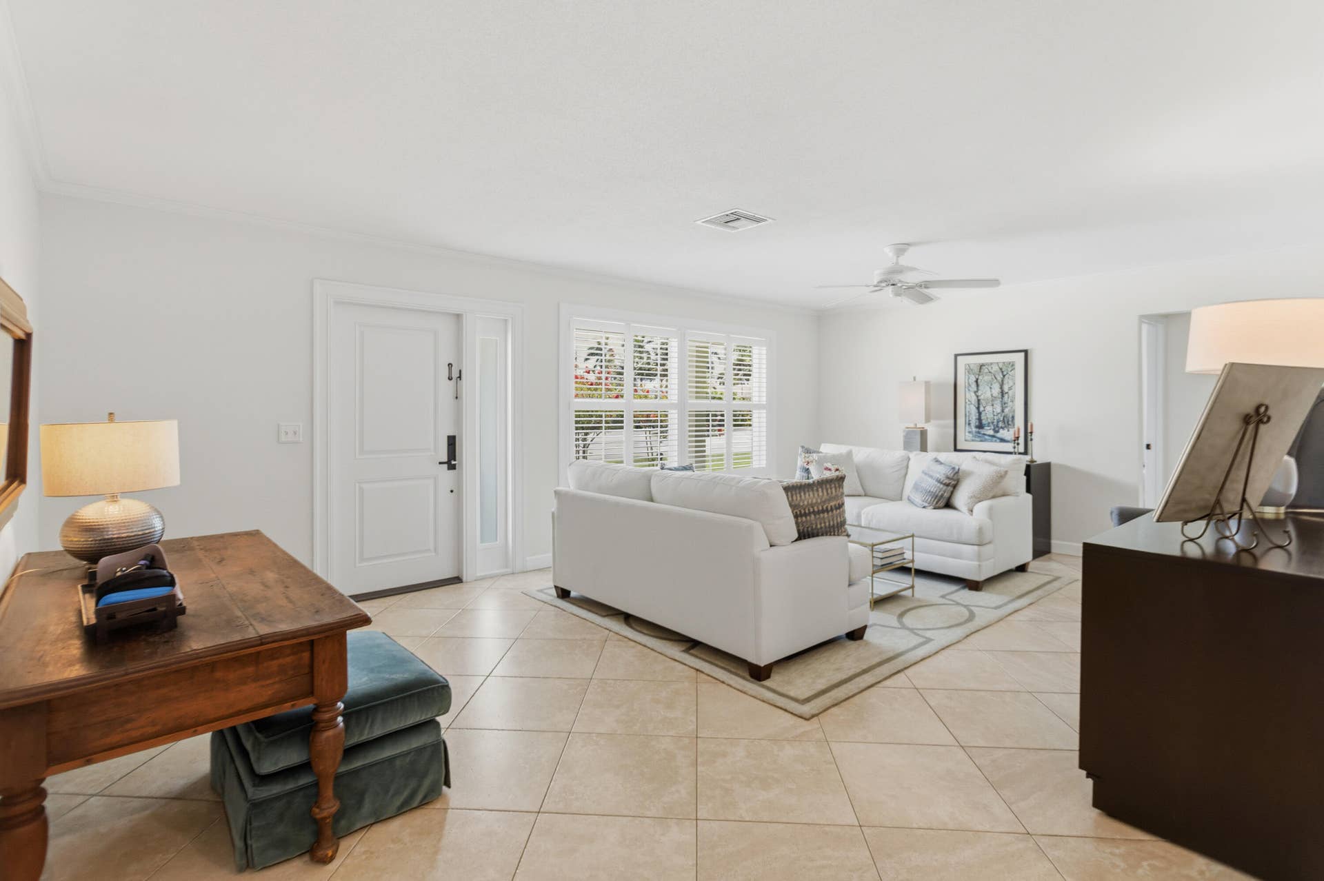 1420 NE 42nd Court, Oakland Park, FL 33334 Living Room