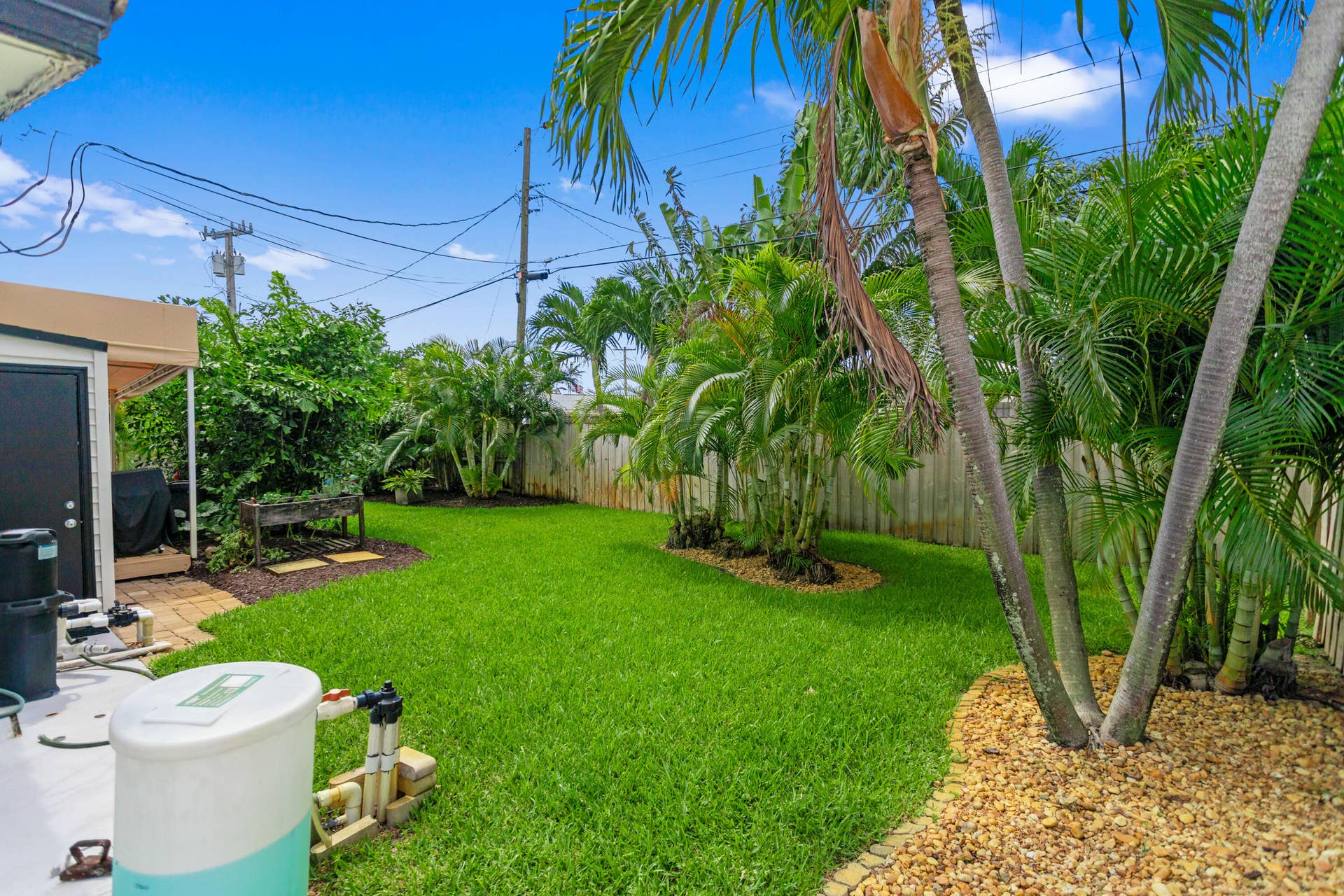 1420 NE 42nd Court, Oakland Park, FL 33334 585A2455