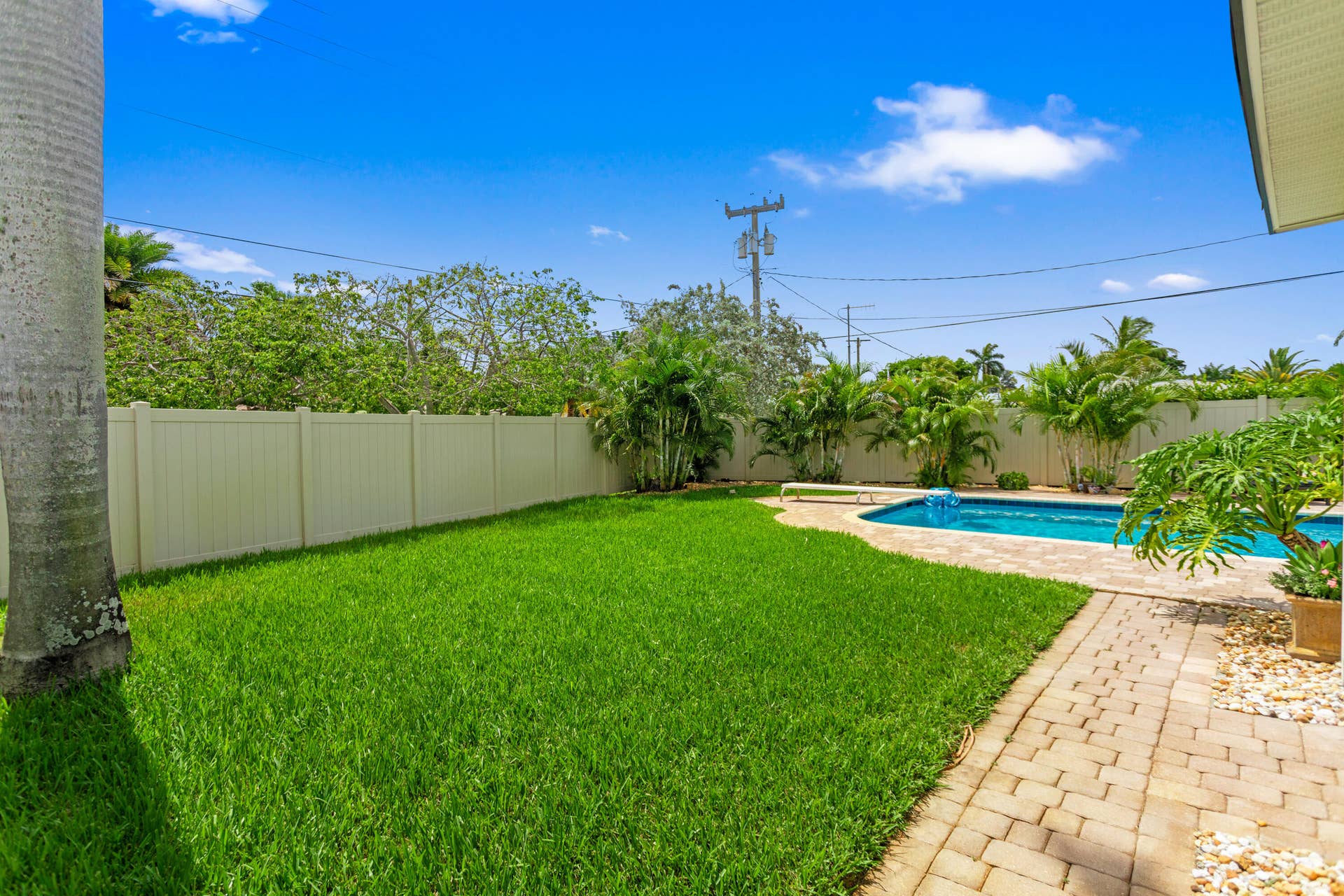 1420 NE 42nd Court, Oakland Park, FL 33334 585A2479