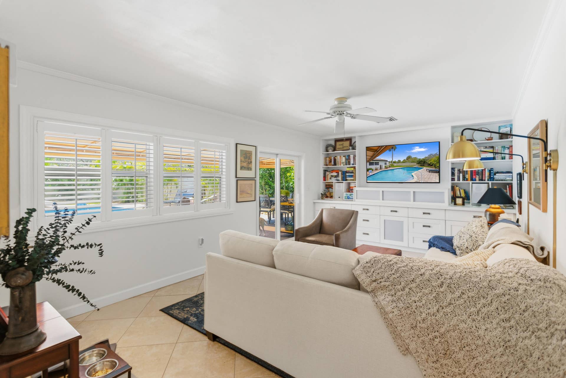 1420 NE 42nd Court, Oakland Park, FL 33334 Family Room
