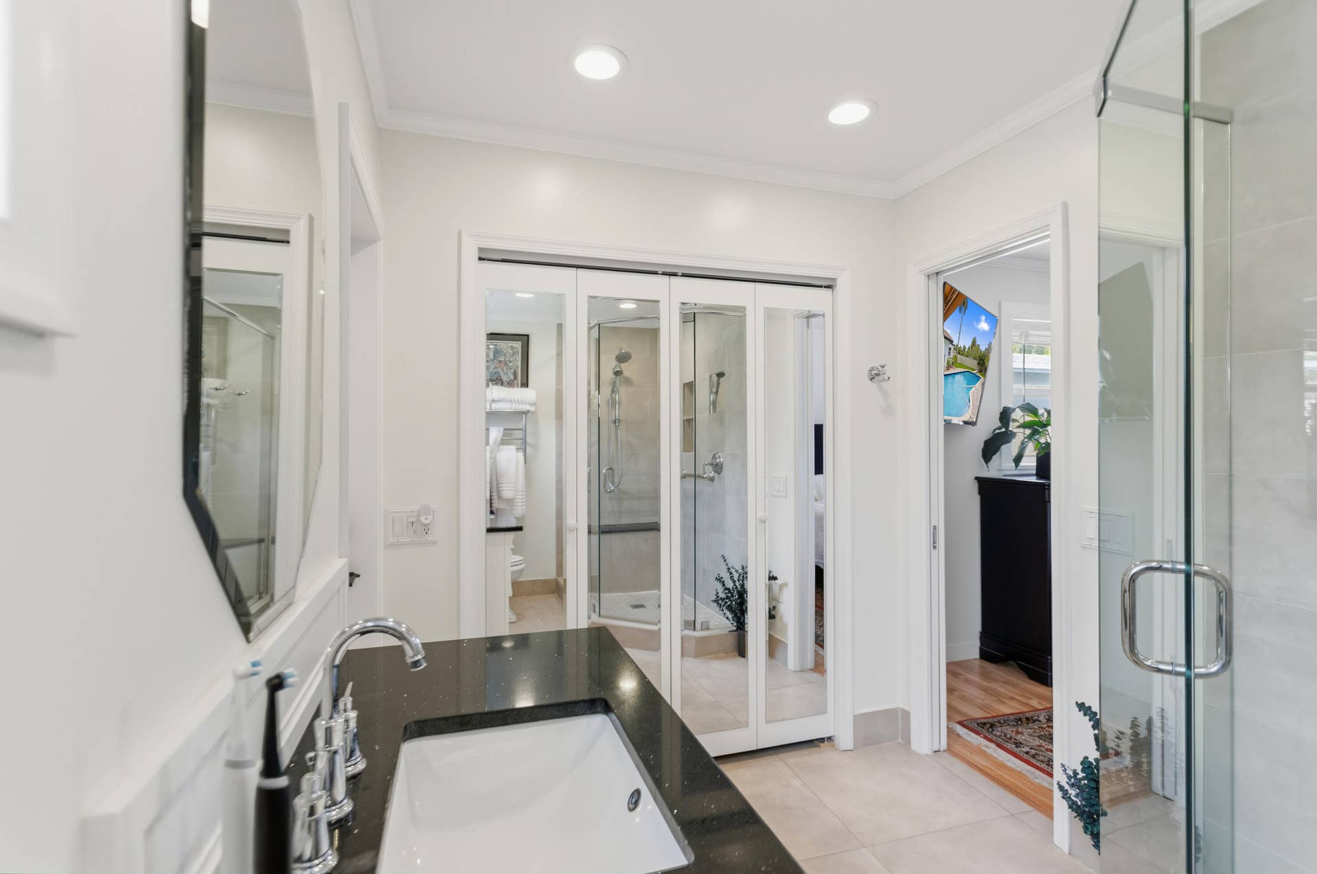 1420 NE 42nd Court, Oakland Park, FL 33334 Master bath