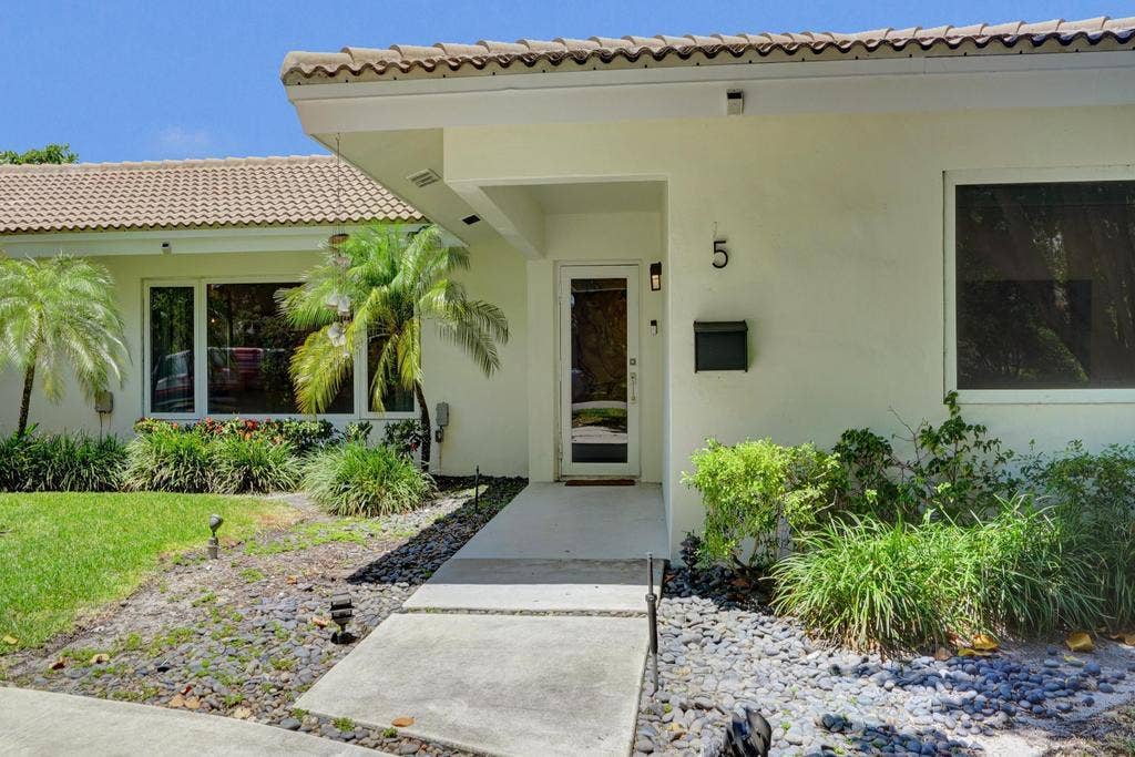 5 Gatehouse Road, Sea Ranch Lakes, Sea Ranch Lakes, FL 33308 DSC00889