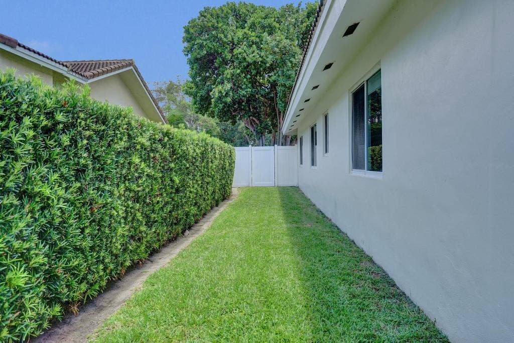5 Gatehouse Road, Sea Ranch Lakes, Sea Ranch Lakes, FL 33308 DSC00886