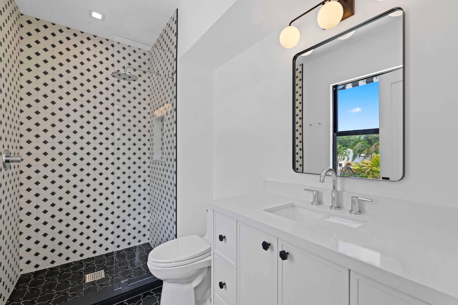 317 Greymon Drive, West Palm Beach, FL 33405 Guest Bathroom