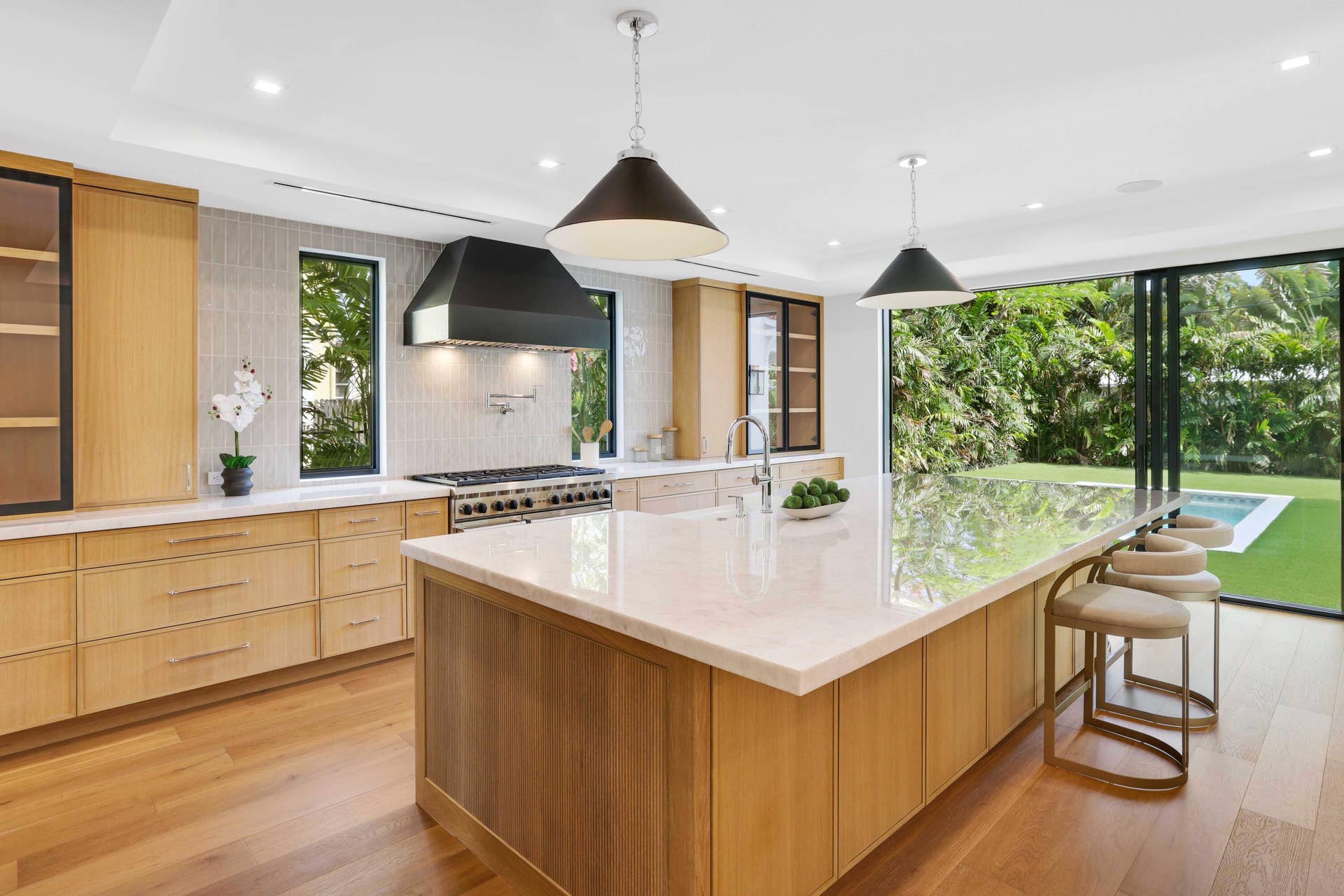 317 Greymon Drive, West Palm Beach, FL 33405 Kitchen