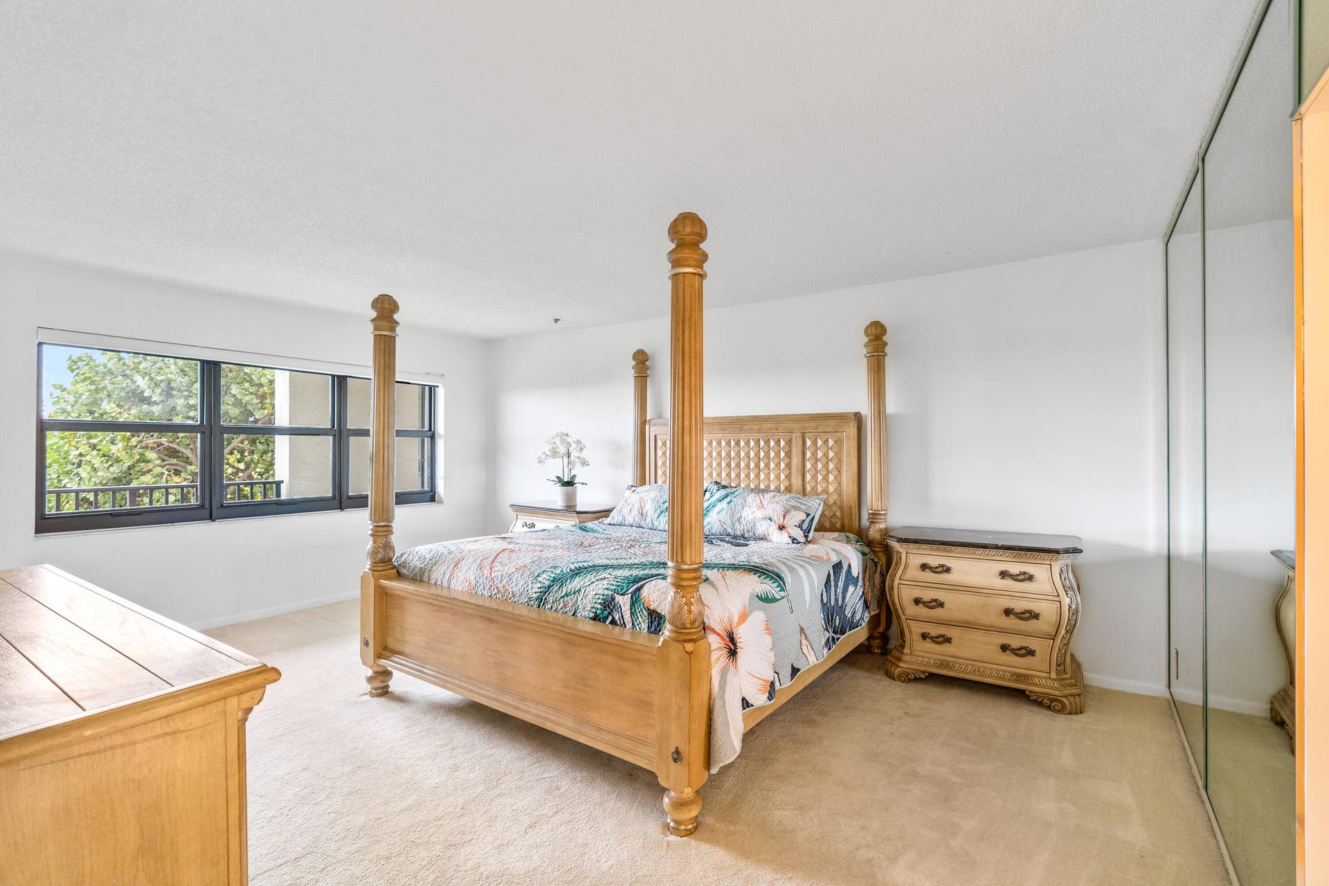 West Facing Principle Bedroom